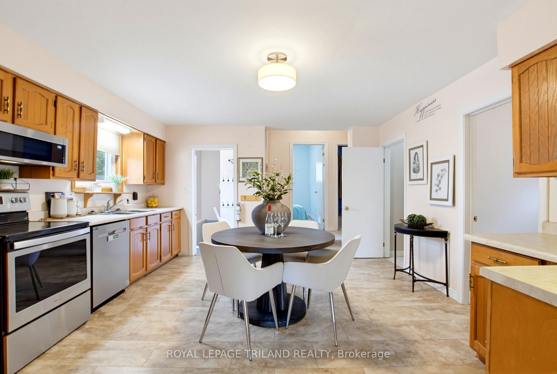 Photo 13 of 70 Homan Street, London, East M — HOMEH