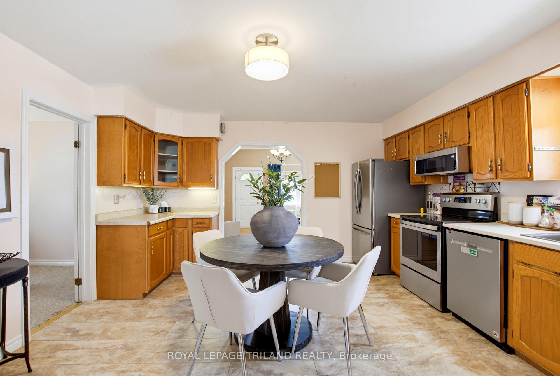 Photo 18 of 70 Homan Street, London, East M — HOMEH