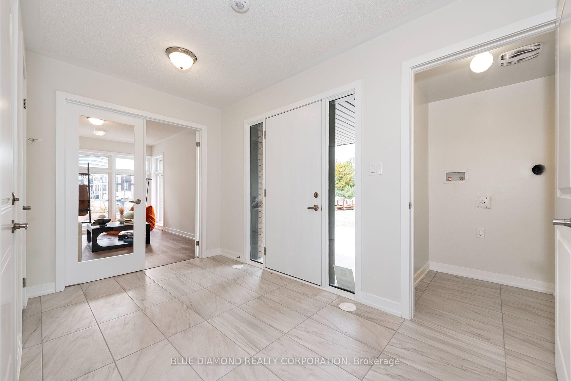 Photo 3 of 4 Kintall Way, Vaughan, West Woodbridge — HOMEH