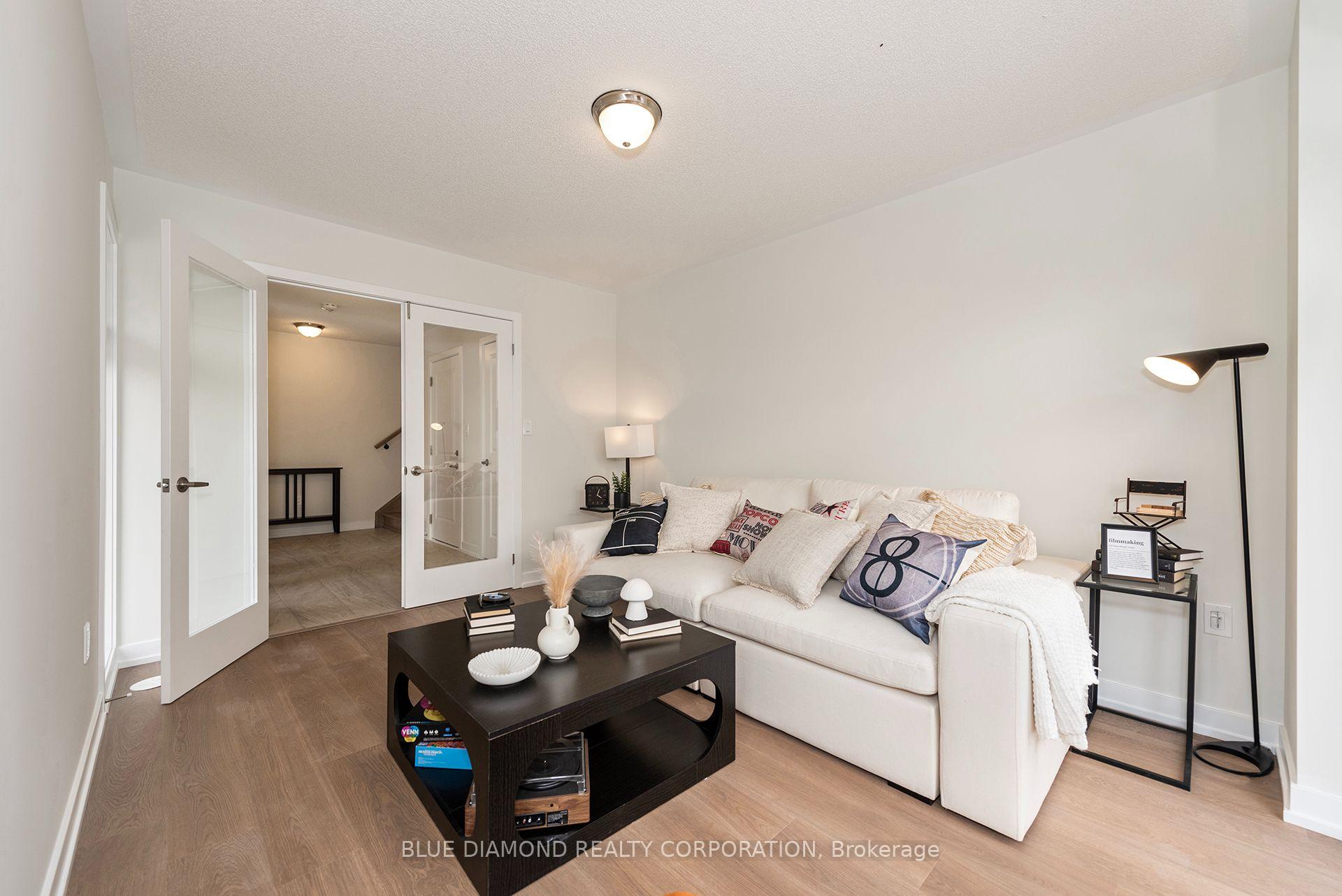 Photo 6 of 4 Kintall Way, Vaughan, West Woodbridge — HOMEH