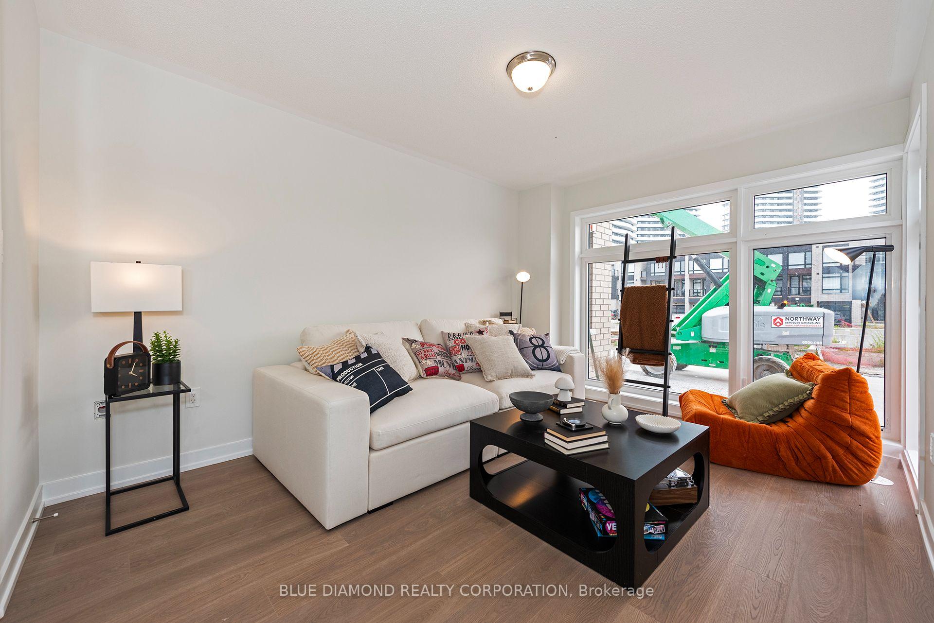 Photo 7 of 4 Kintall Way, Vaughan, West Woodbridge — HOMEH