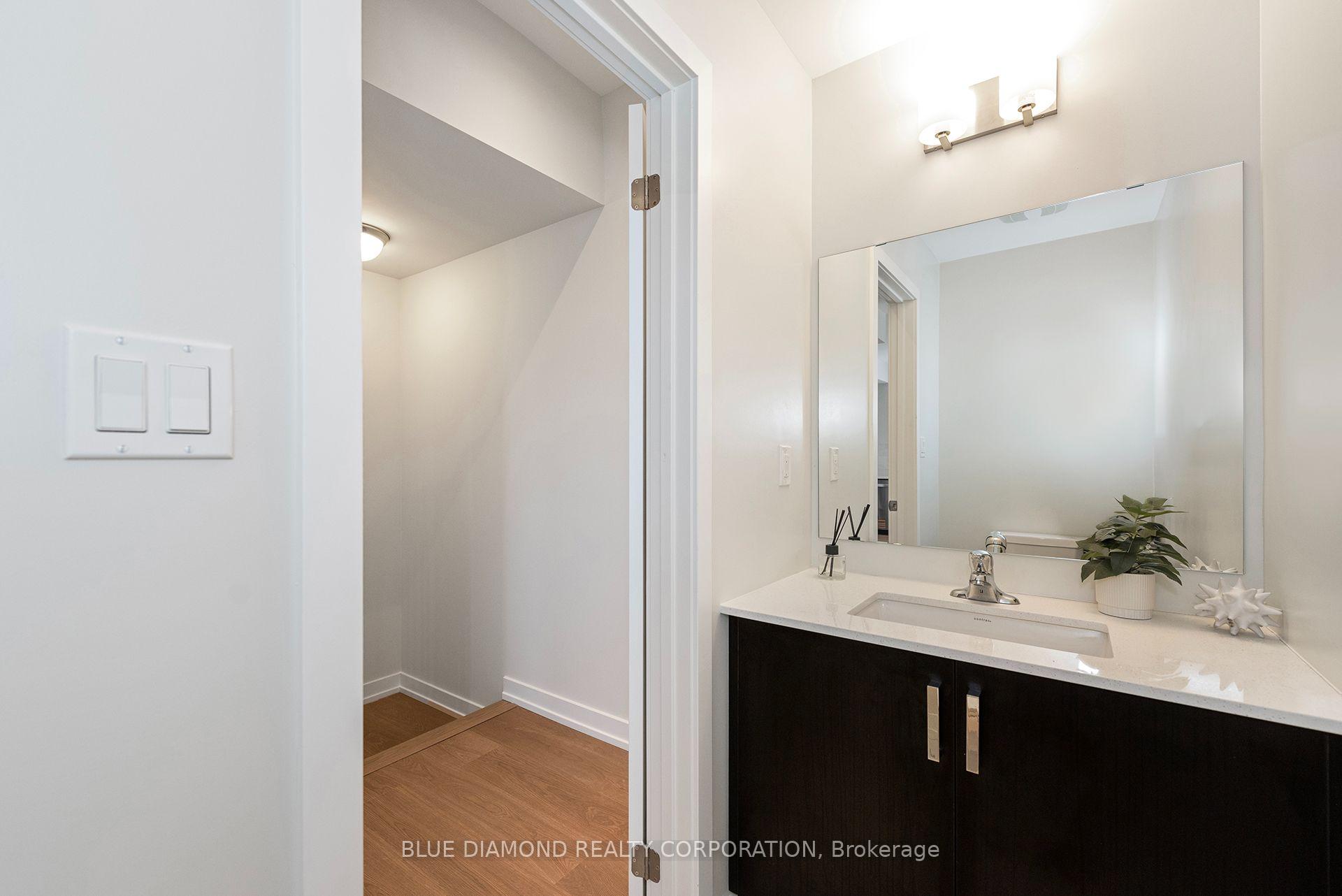Photo 10 of 4 Kintall Way, Vaughan, West Woodbridge — HOMEH