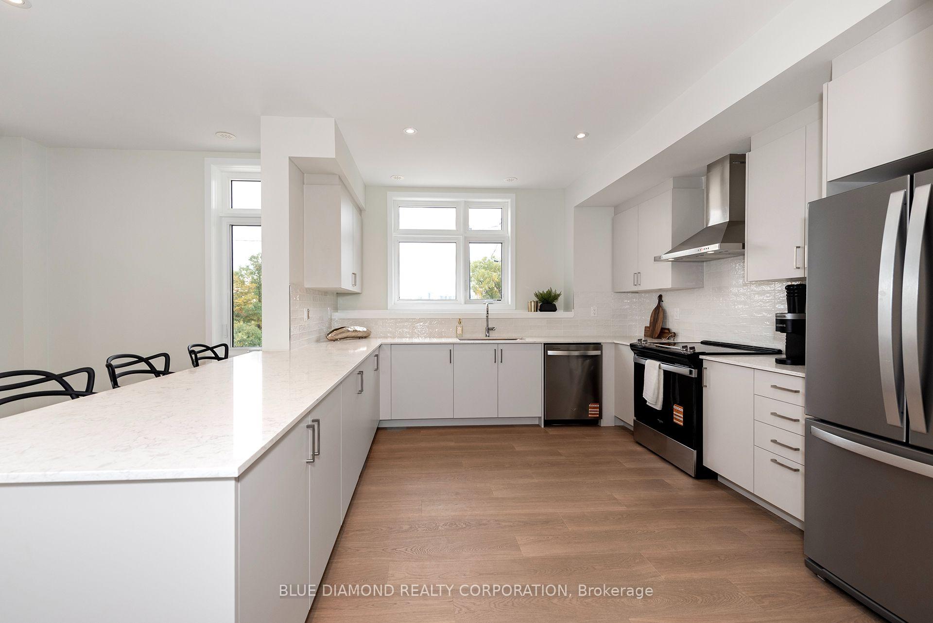 Photo 12 of 4 Kintall Way, Vaughan, West Woodbridge — HOMEH