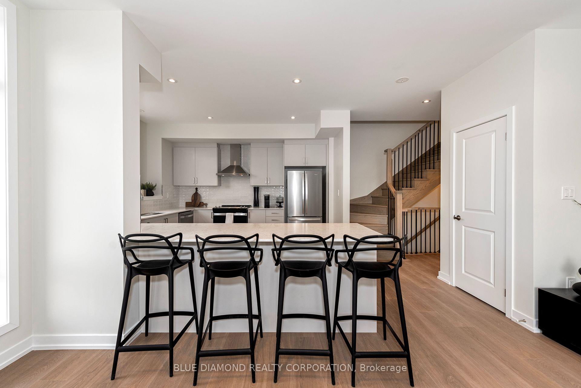 Photo 16 of 4 Kintall Way, Vaughan, West Woodbridge — HOMEH
