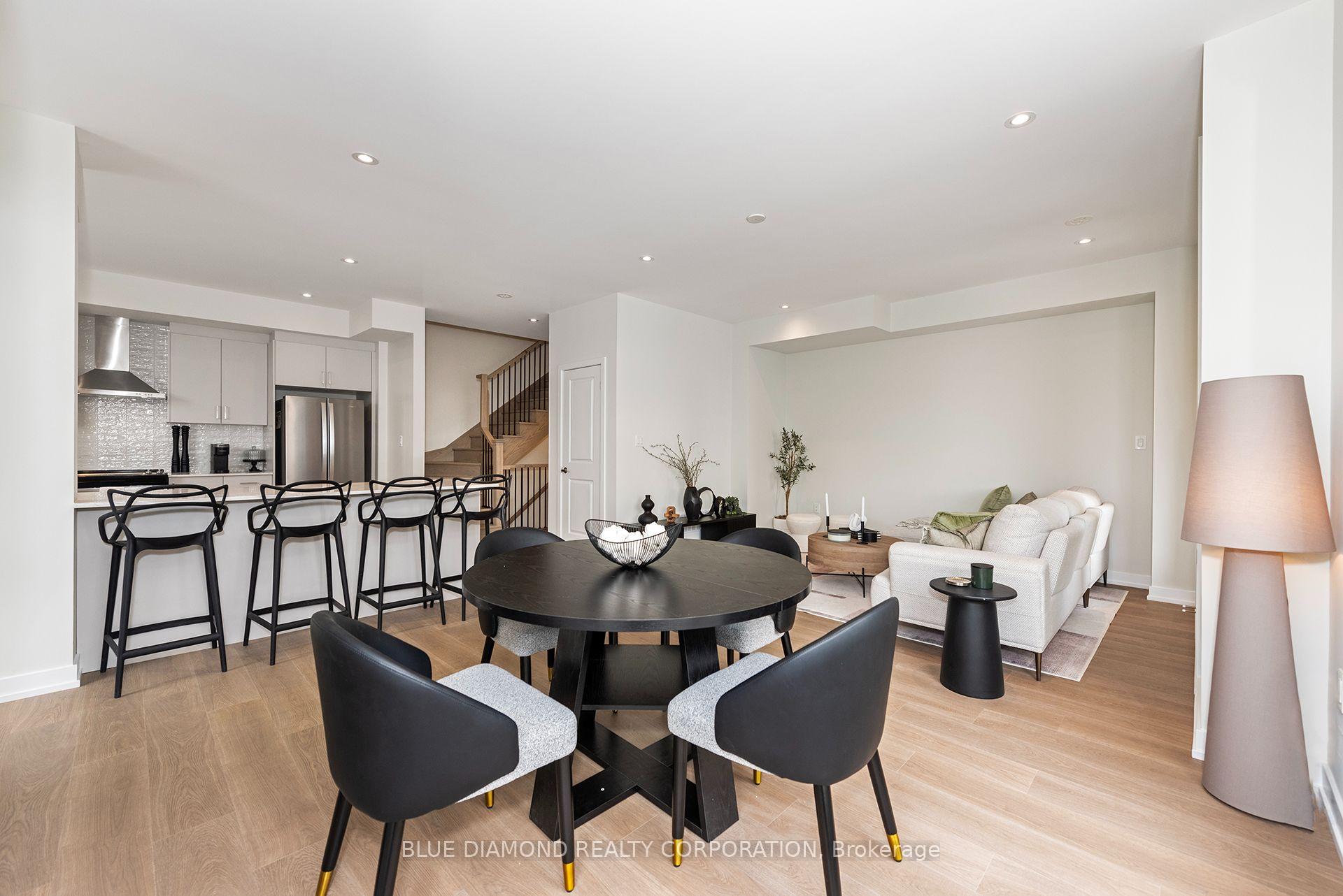 Photo 18 of 4 Kintall Way, Vaughan, West Woodbridge — HOMEH