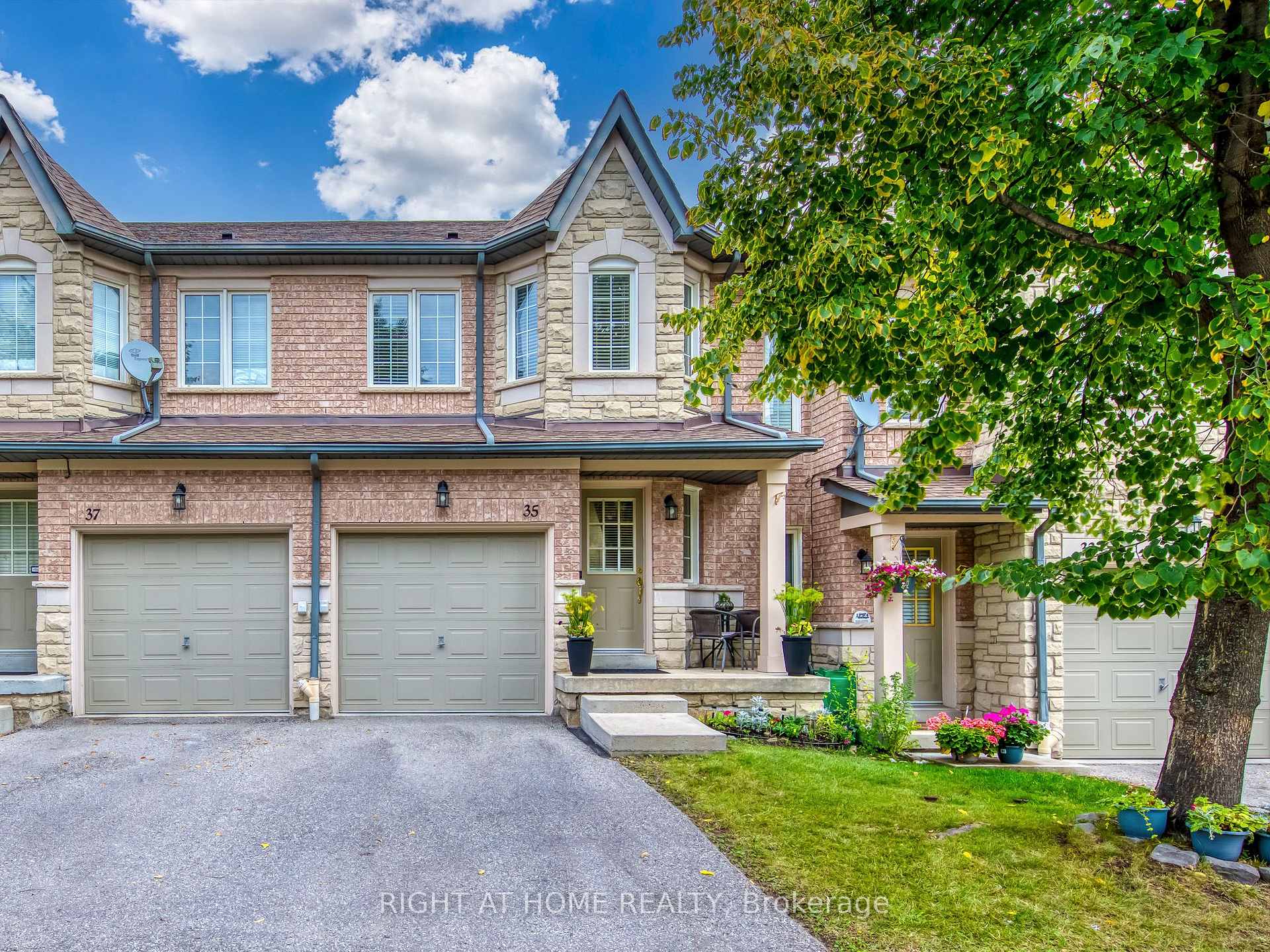 Photo 2 of Unit 35, 5260 Mcfarren Boulevard, Mississauga, Central Erin Mills — HOMEH