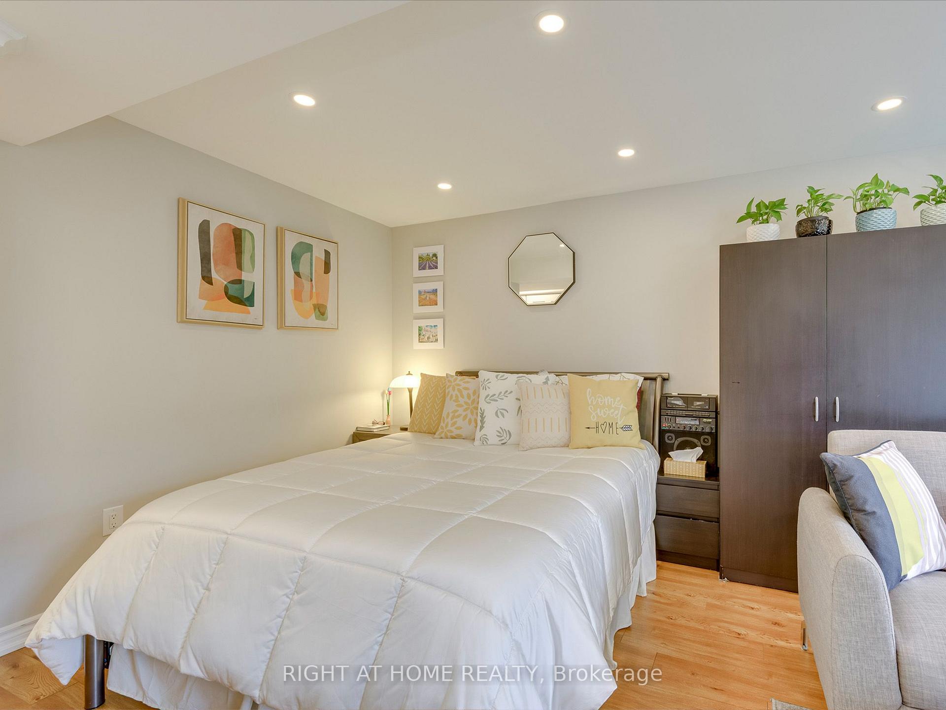 Photo 27 of Unit 35, 5260 Mcfarren Boulevard, Mississauga, Central Erin Mills — HOMEH