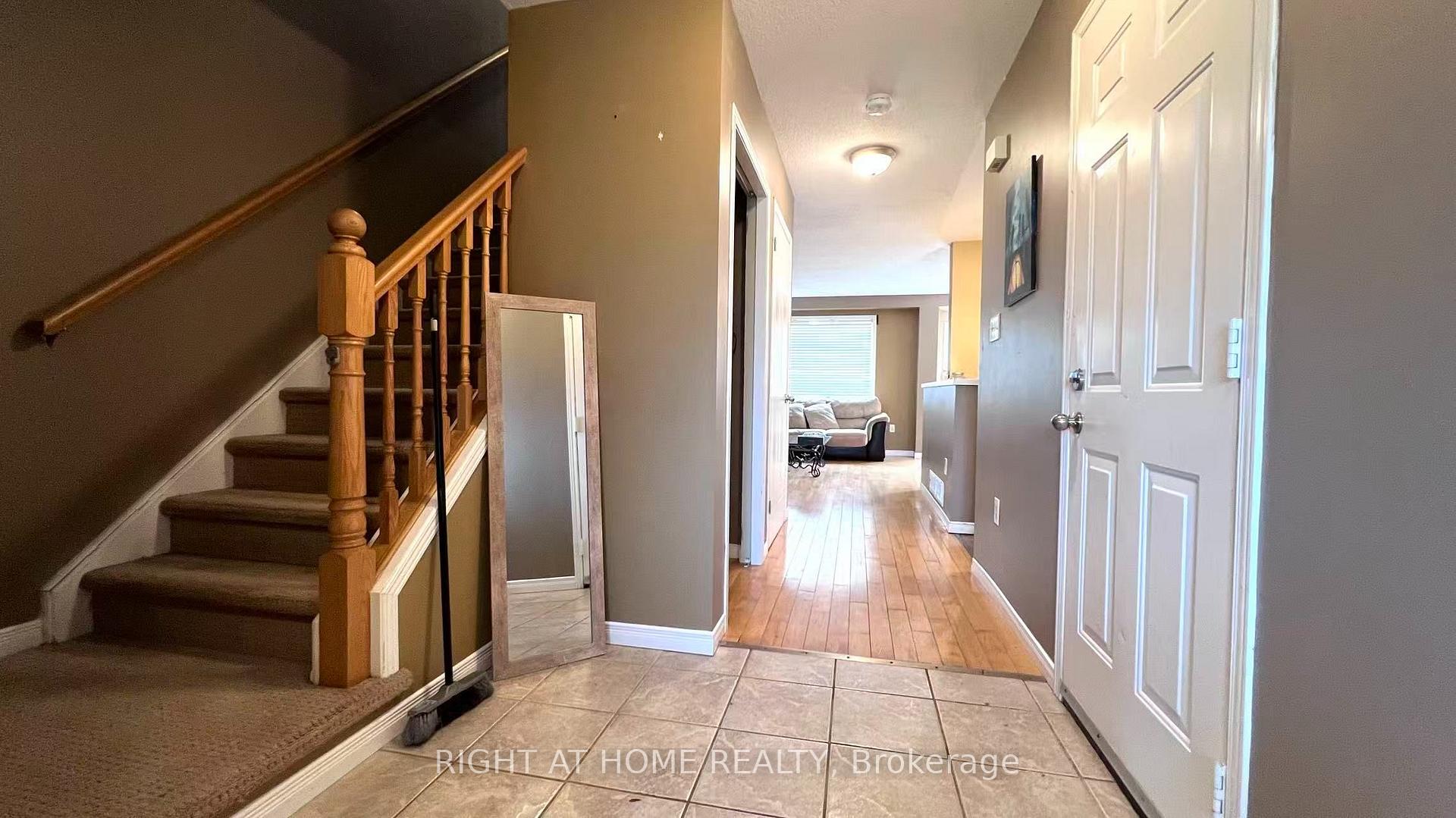 Photo 7 of 858 Whetherfield Street, London, North M — HOMEH