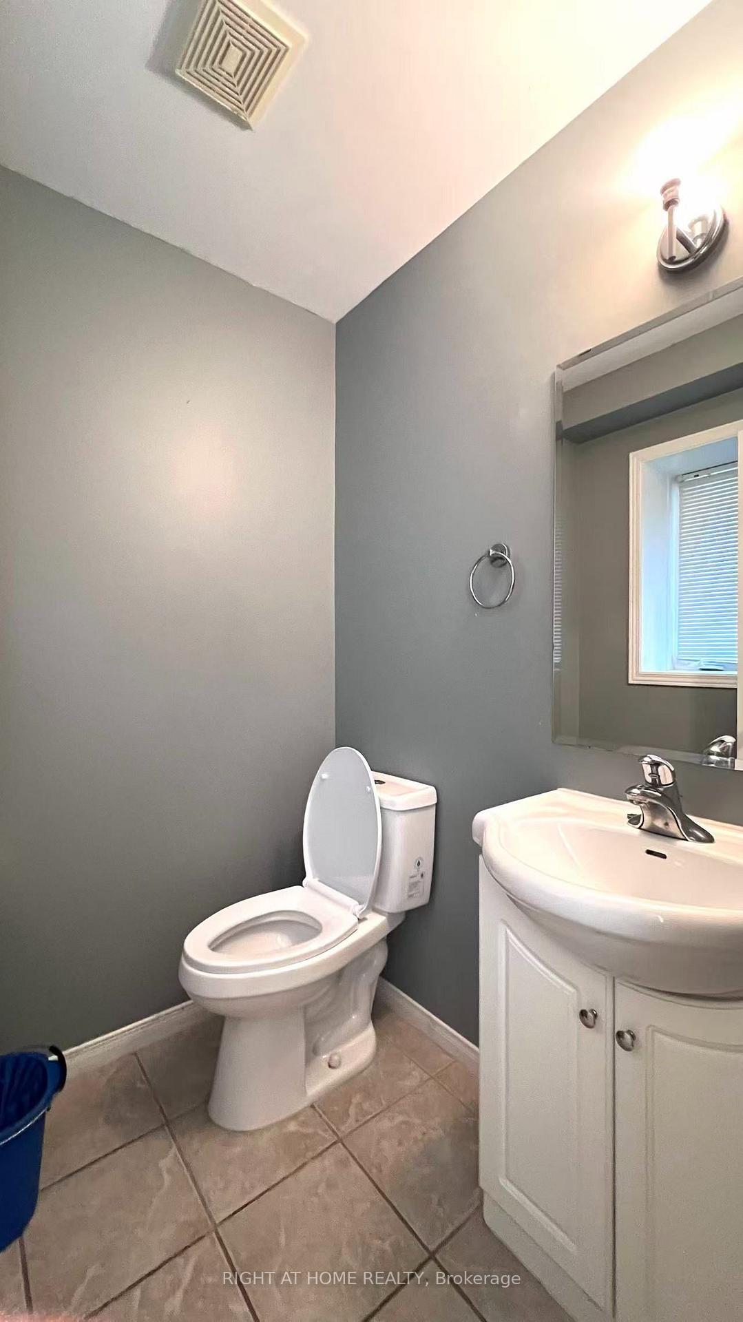 Photo 8 of 858 Whetherfield Street, London, North M — HOMEH