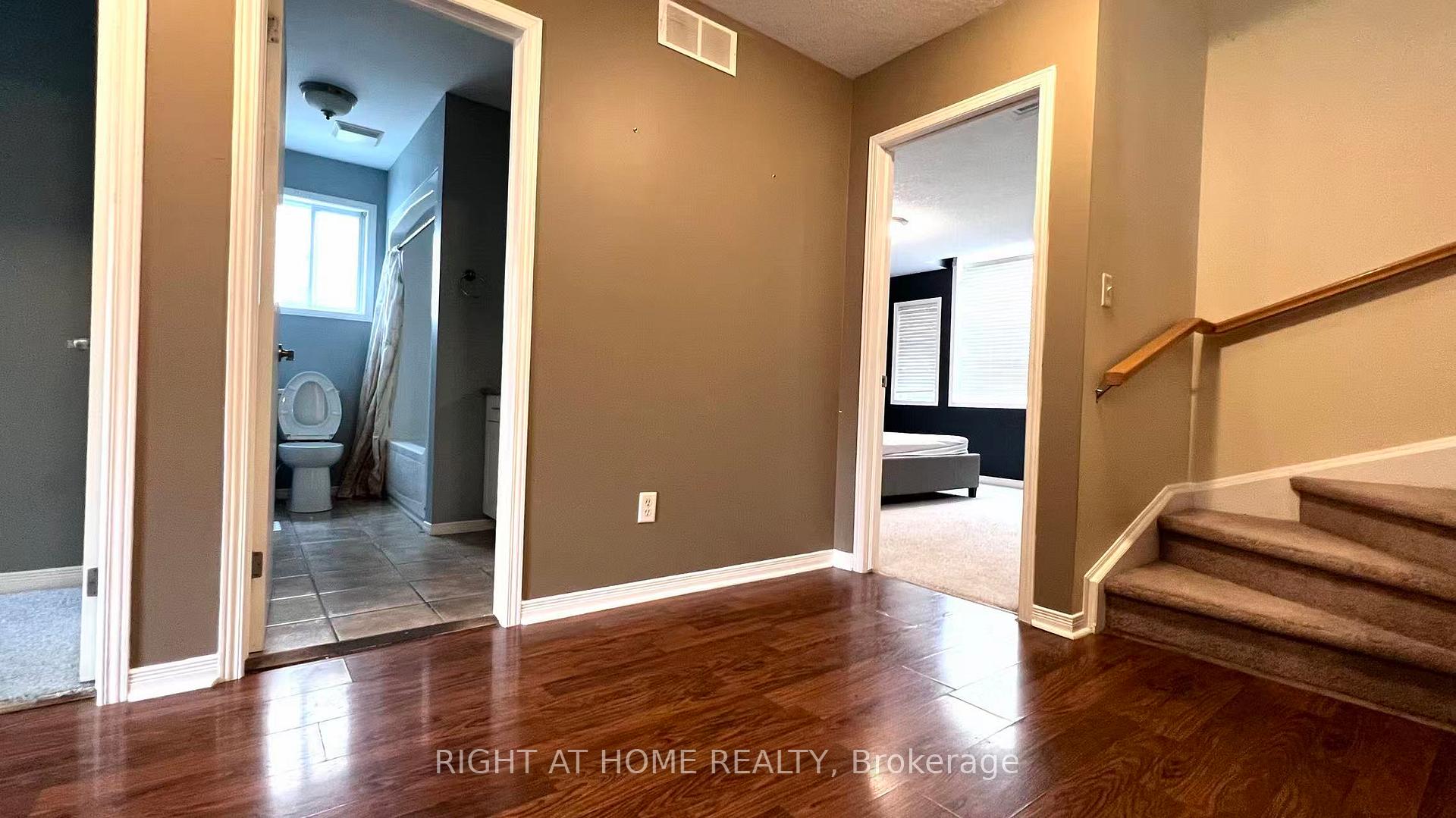Photo 9 of 858 Whetherfield Street, London, North M — HOMEH