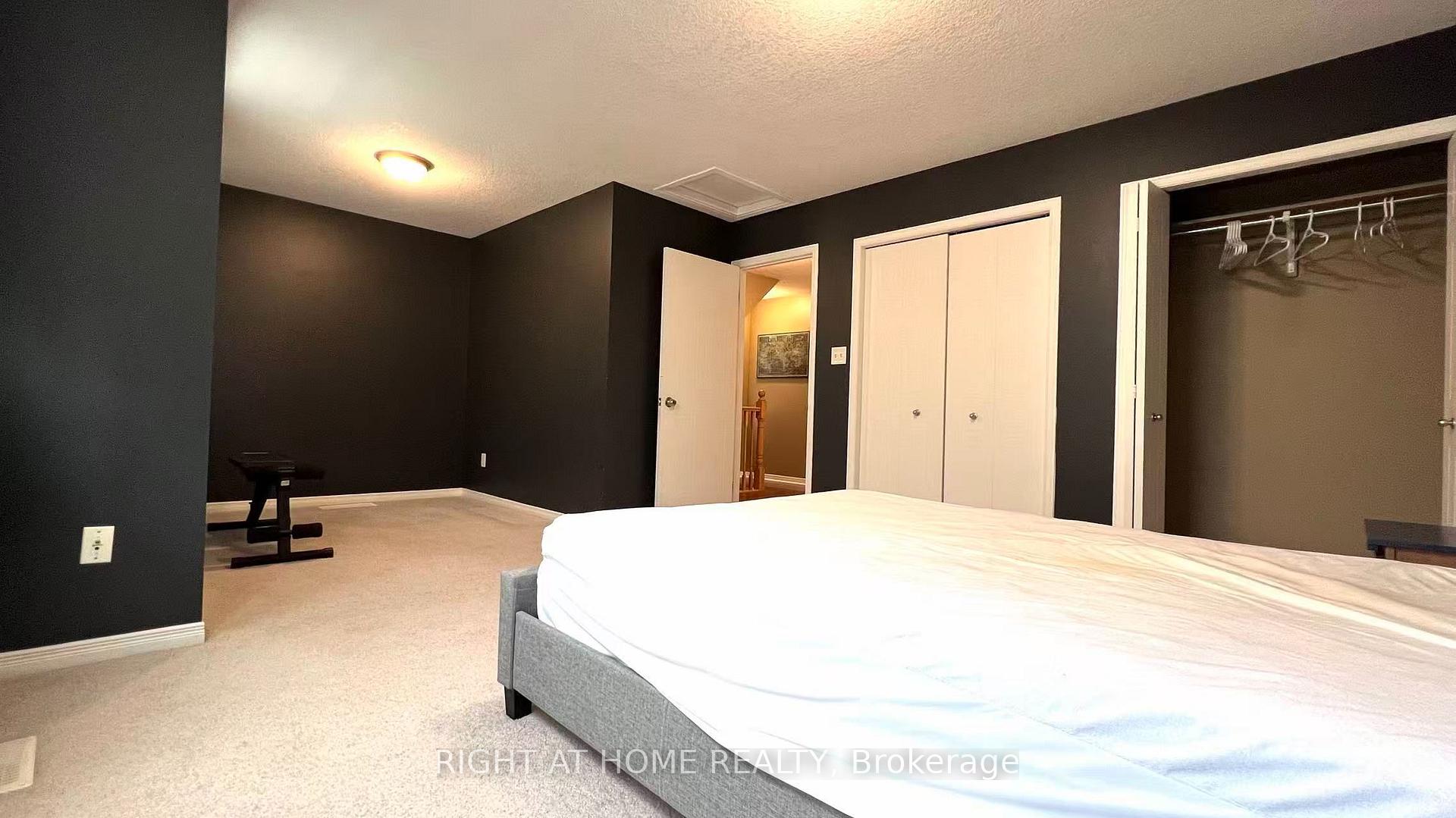 Photo 12 of 858 Whetherfield Street, London, North M — HOMEH