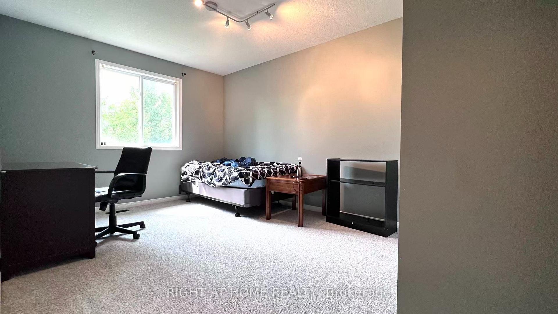 Photo 16 of 858 Whetherfield Street, London, North M — HOMEH