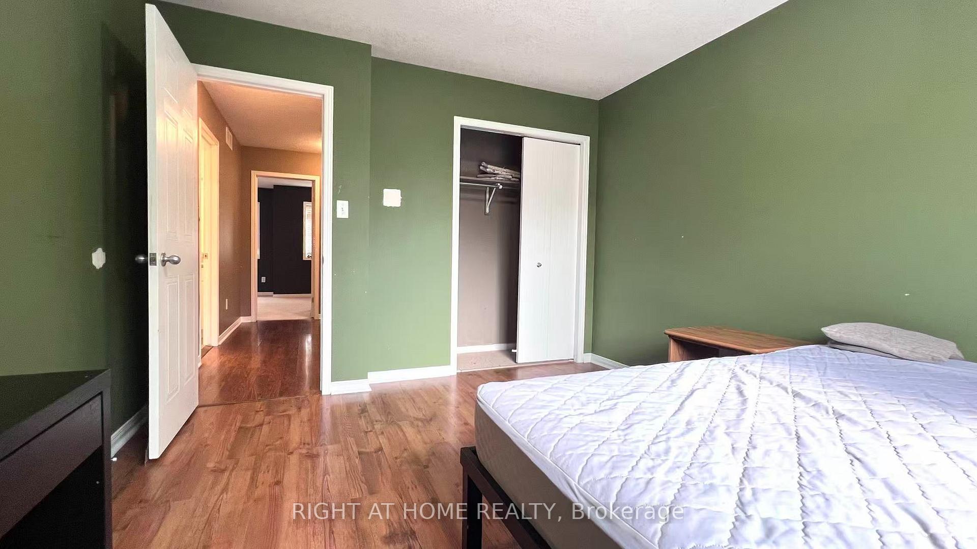 Photo 19 of 858 Whetherfield Street, London, North M — HOMEH