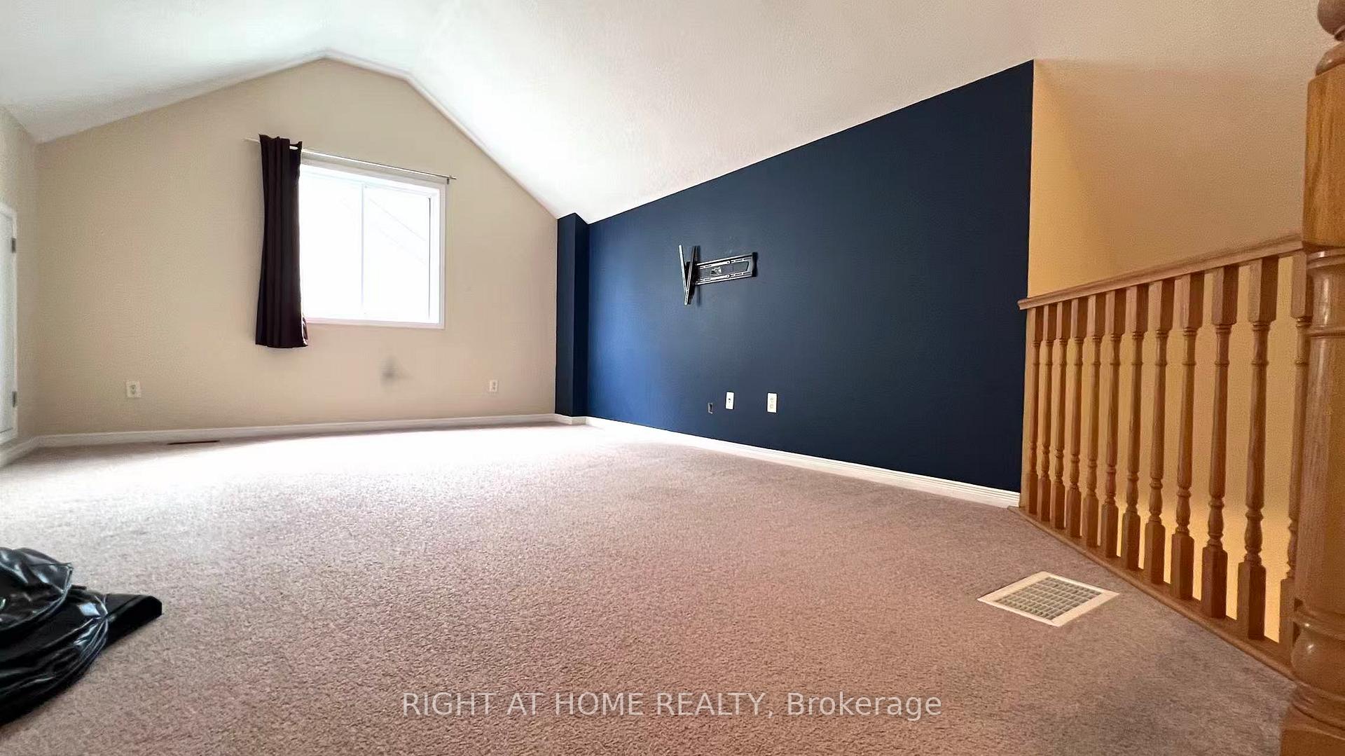 Photo 21 of 858 Whetherfield Street, London, North M — HOMEH