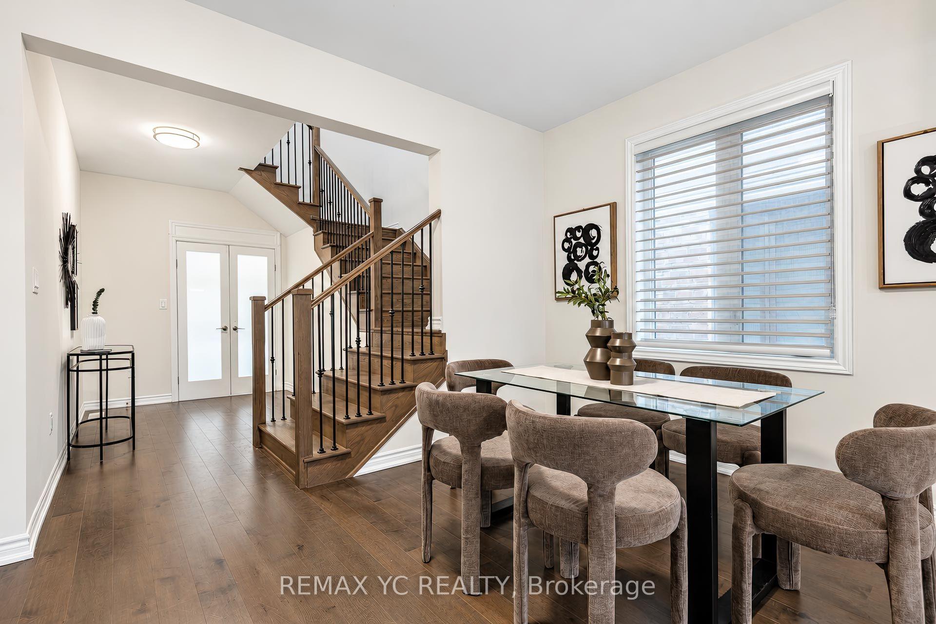 Photo 4 of 126 Durham Avenue, Barrie, Rural Barrie Southeast — HOMEH