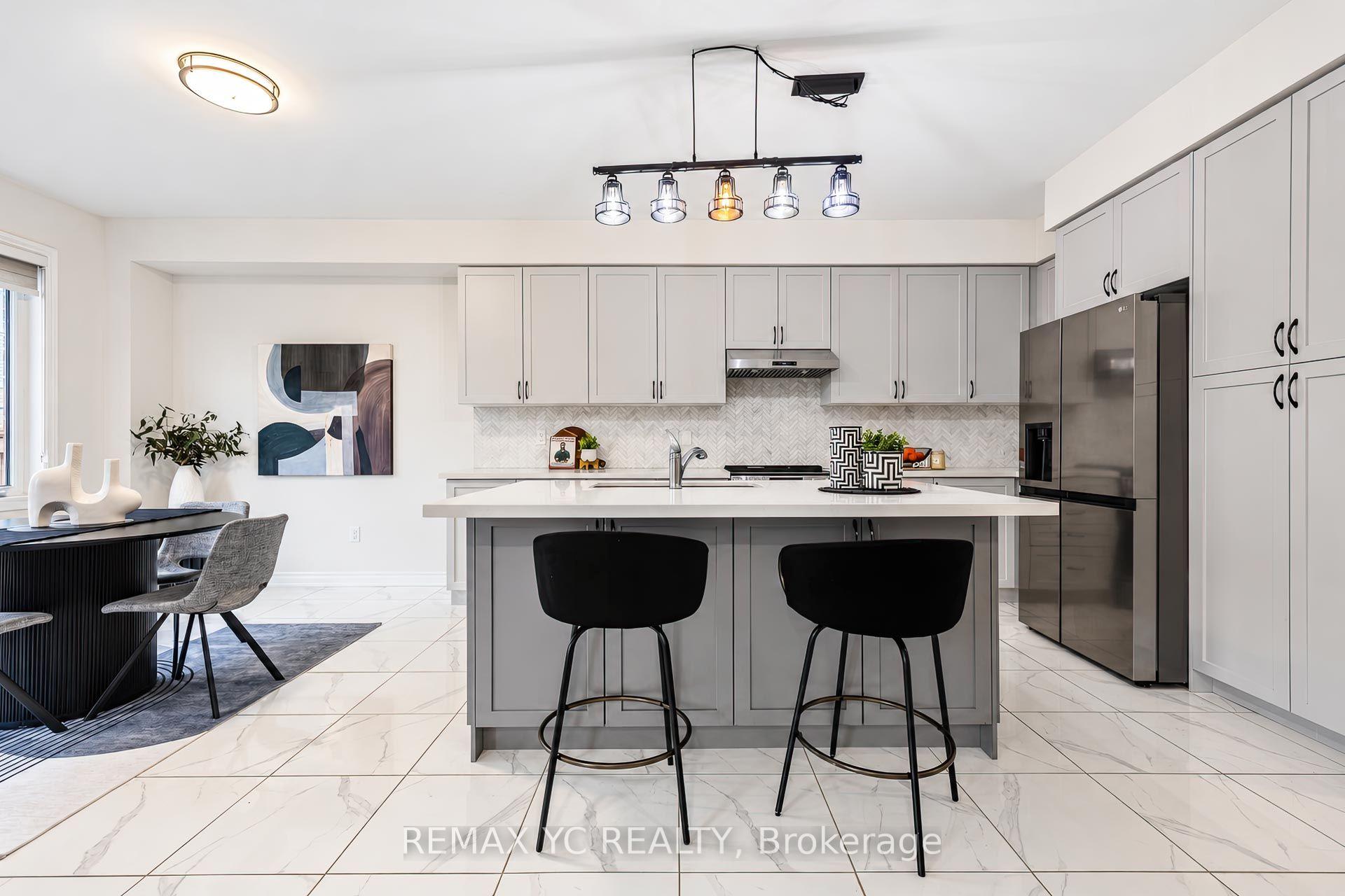 Photo 13 of 126 Durham Avenue, Barrie, Rural Barrie Southeast — HOMEH