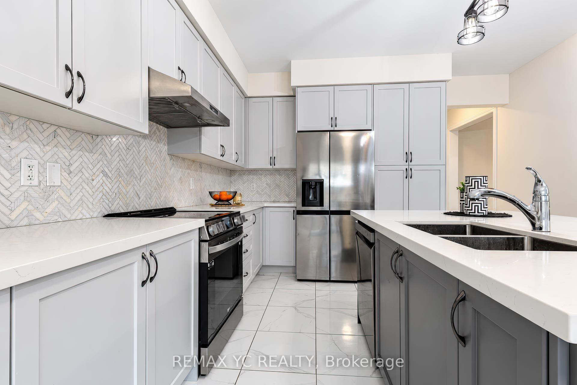 Photo 15 of 126 Durham Avenue, Barrie, Rural Barrie Southeast — HOMEH