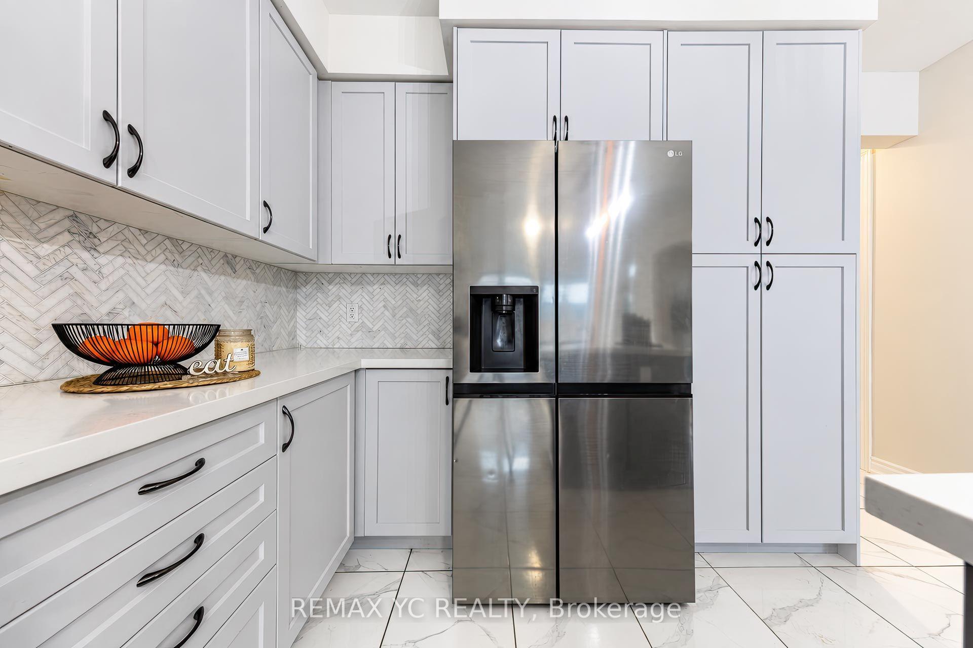 Photo 16 of 126 Durham Avenue, Barrie, Rural Barrie Southeast — HOMEH
