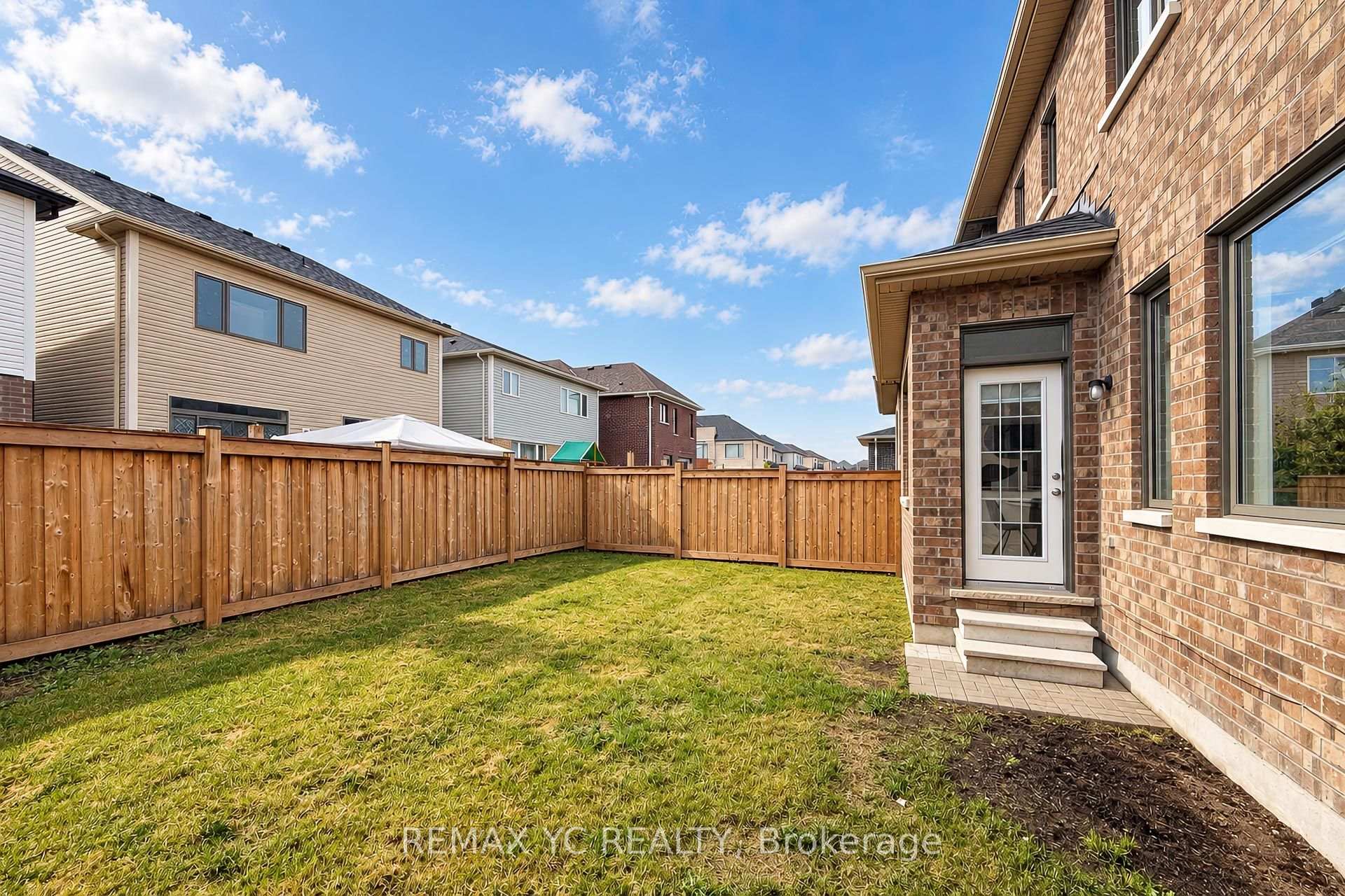 Photo 41 of 126 Durham Avenue, Barrie, Rural Barrie Southeast — HOMEH