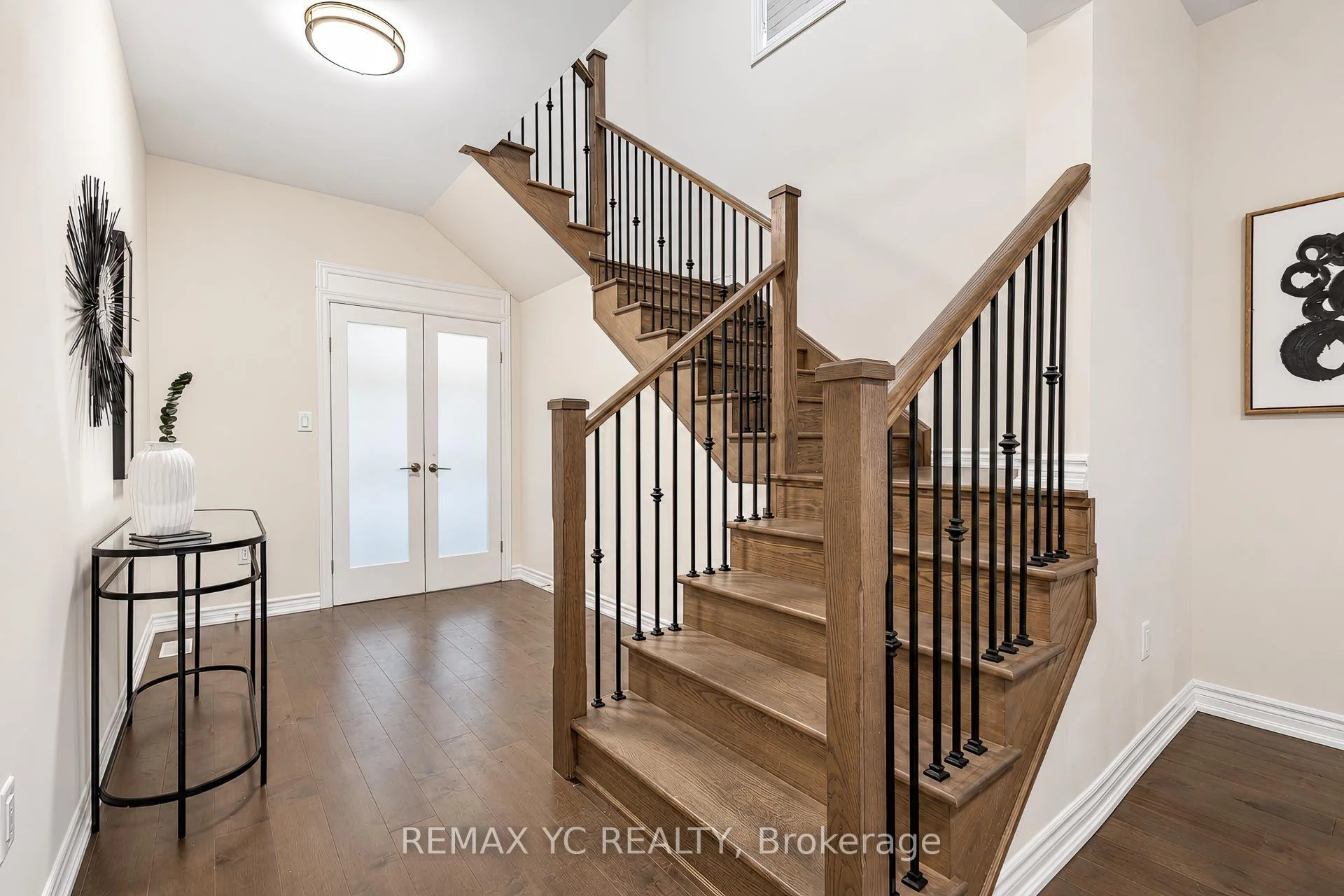 Photo 19 of 126 Durham Avenue, Barrie, Rural Barrie Southeast — HOMEH