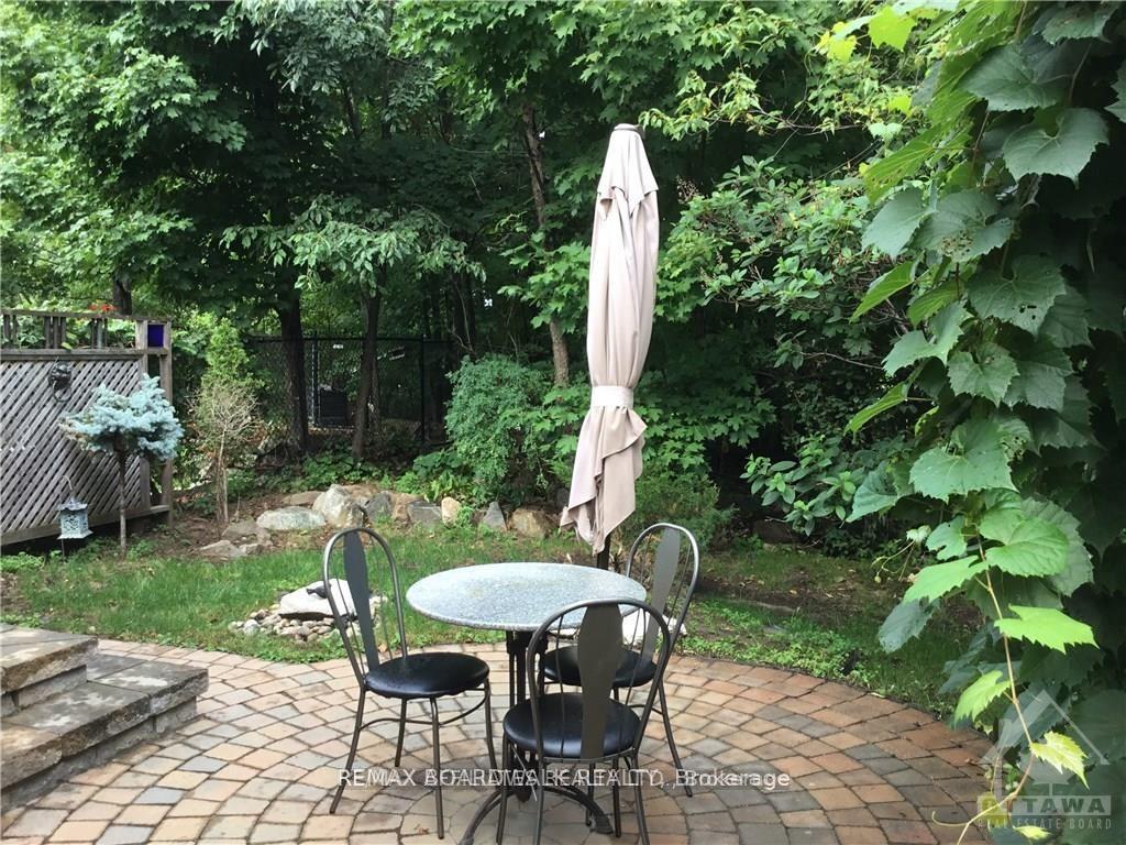 Photo 12 of 112 Gatespark Private, Ottawa, Kanata - Kanata Lakes/Heritage Hills — HOMEH