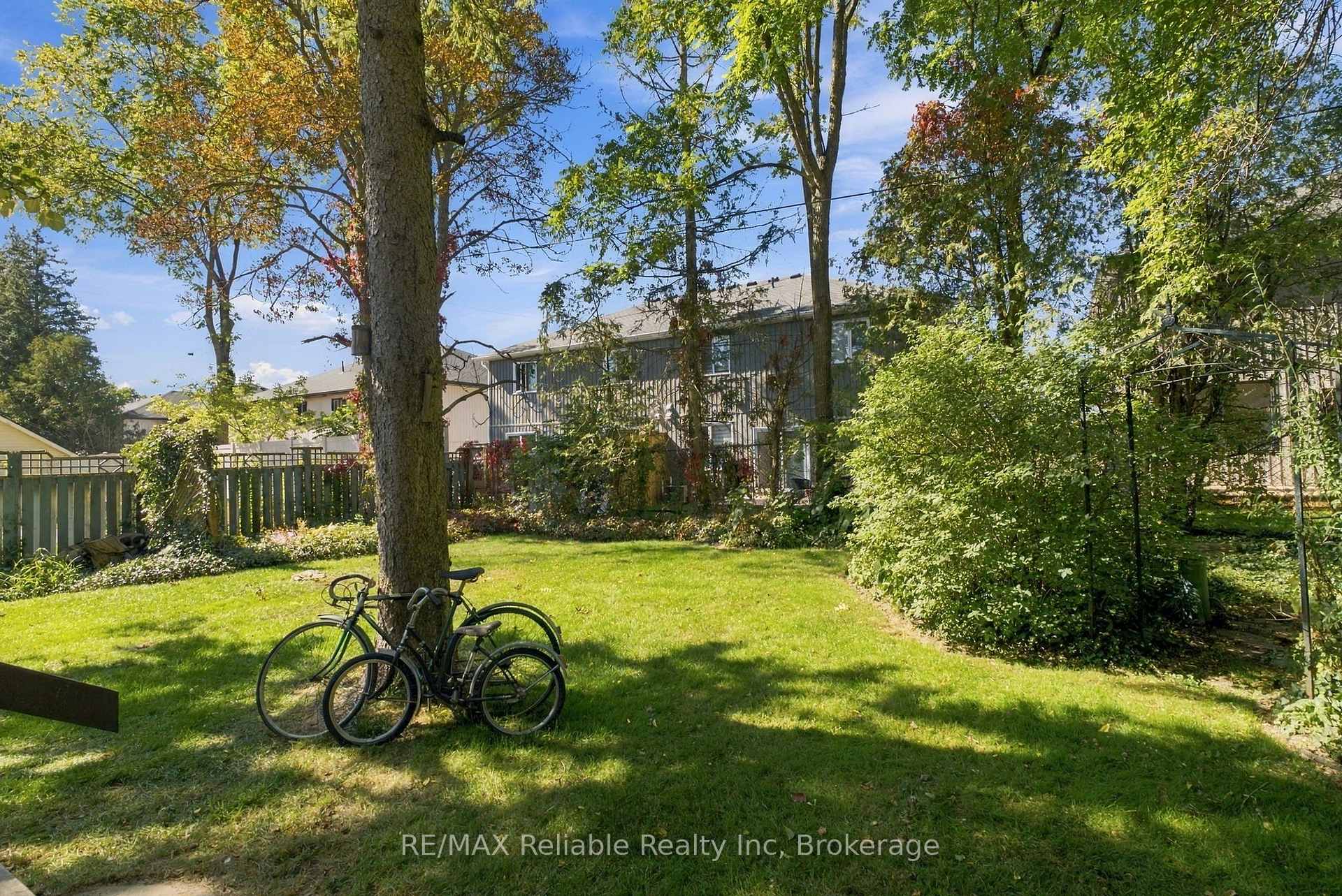 Photo 10 of 19 Sparling Street, Huron East, Seaforth — HOMEH