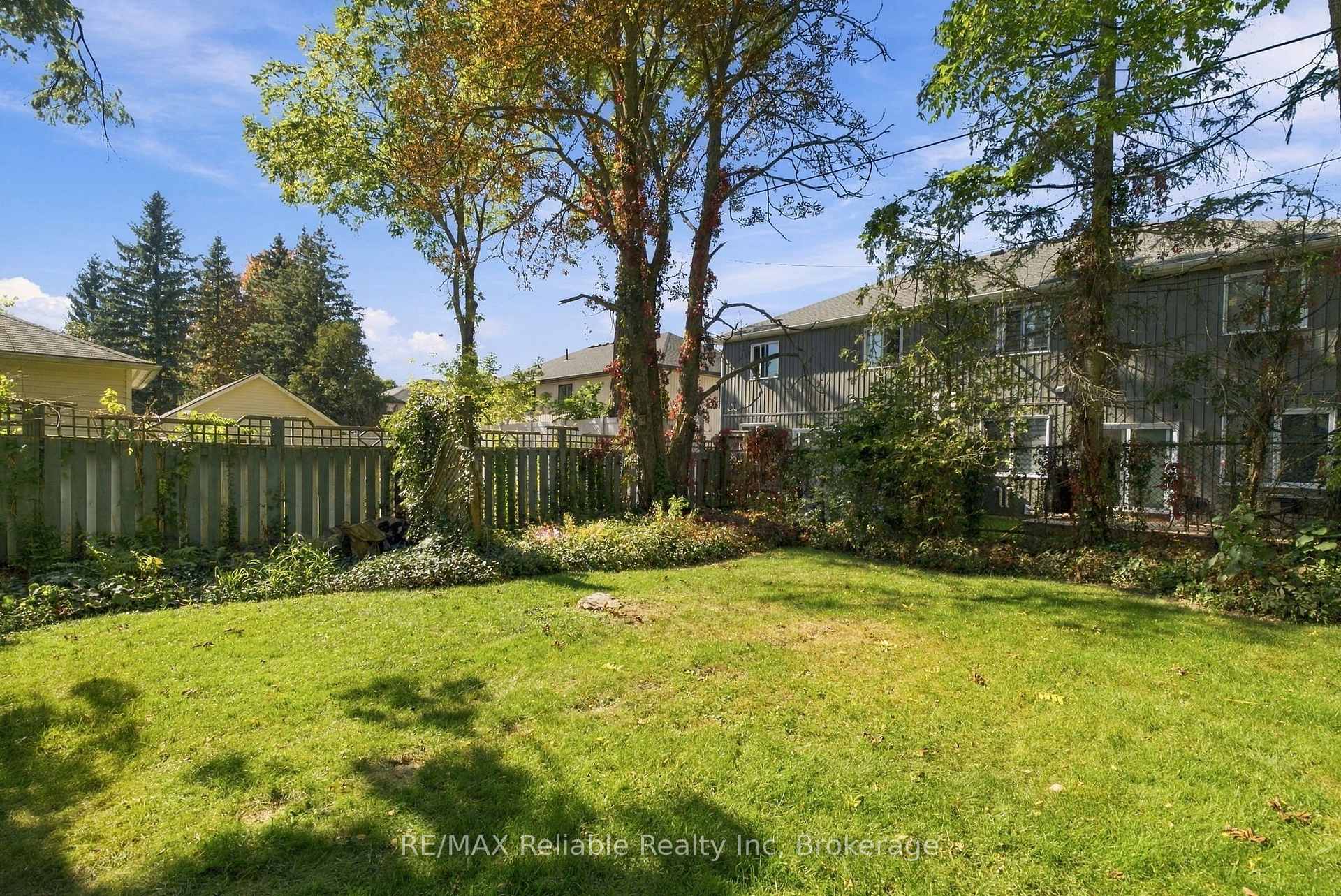 Photo 13 of 19 Sparling Street, Huron East, Seaforth — HOMEH