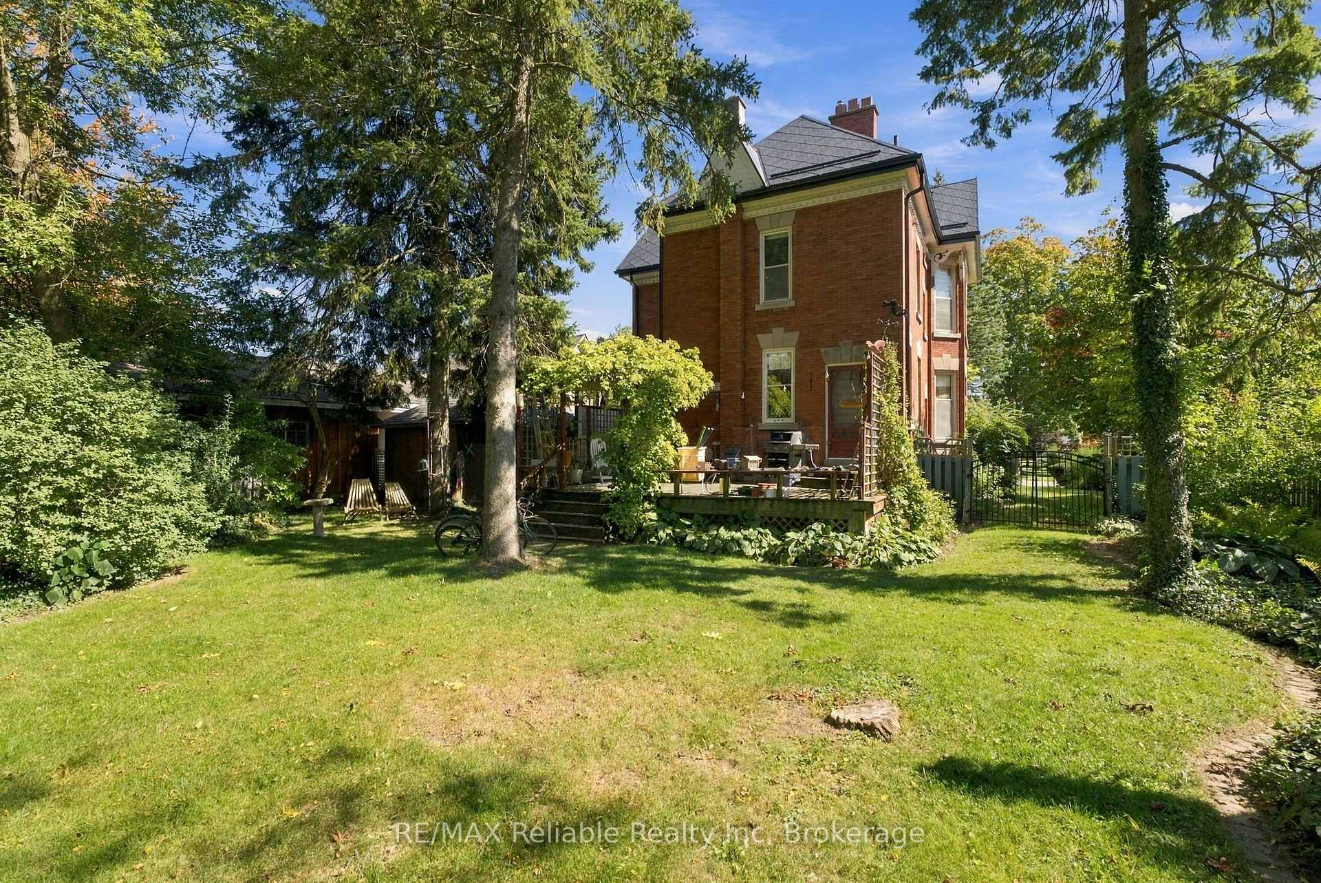 Photo 14 of 19 Sparling Street, Huron East, Seaforth — HOMEH