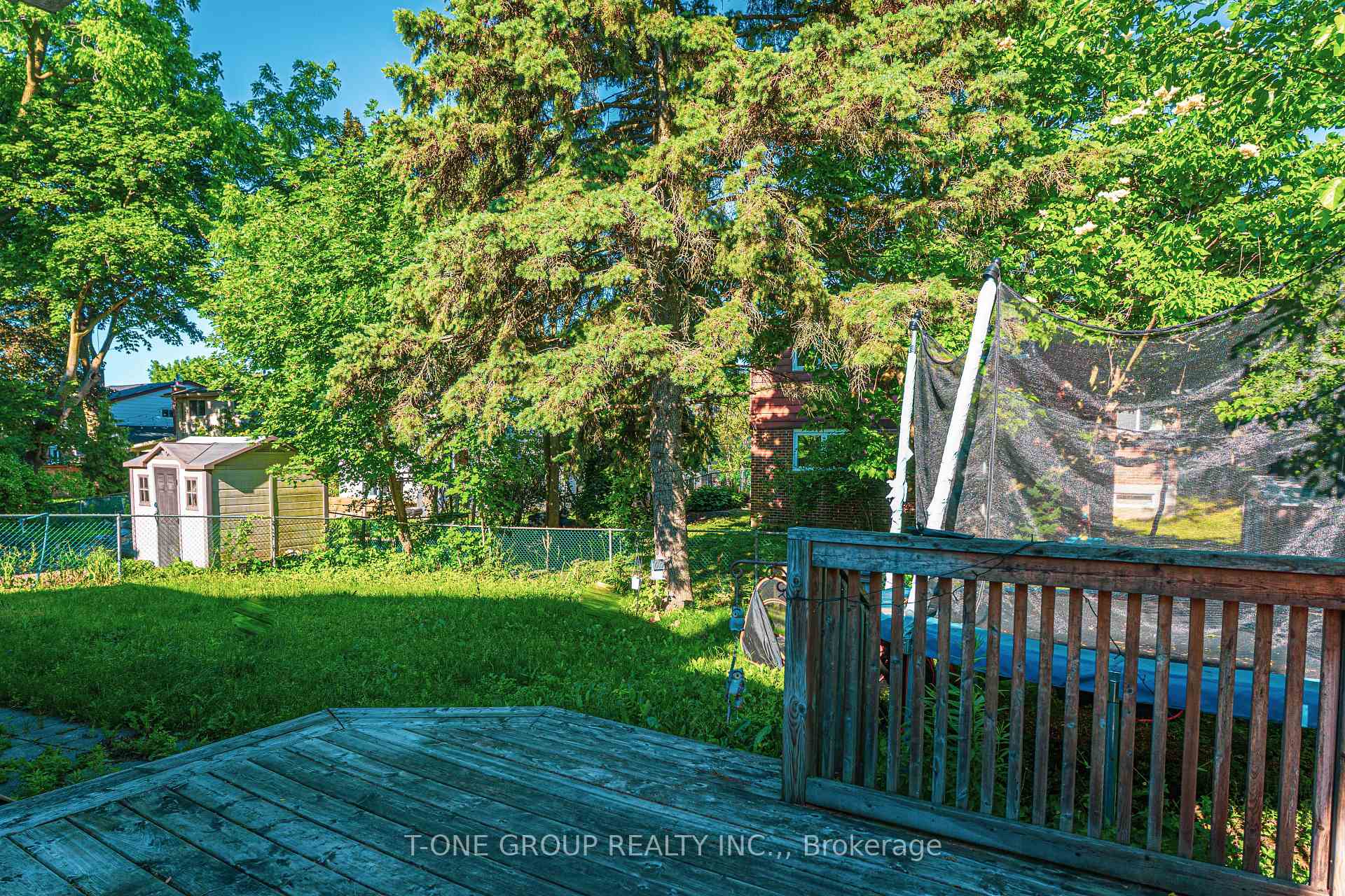 Photo 13 of 16 Knotty Pine Trail, Markham, Royal Orchard — HOMEH