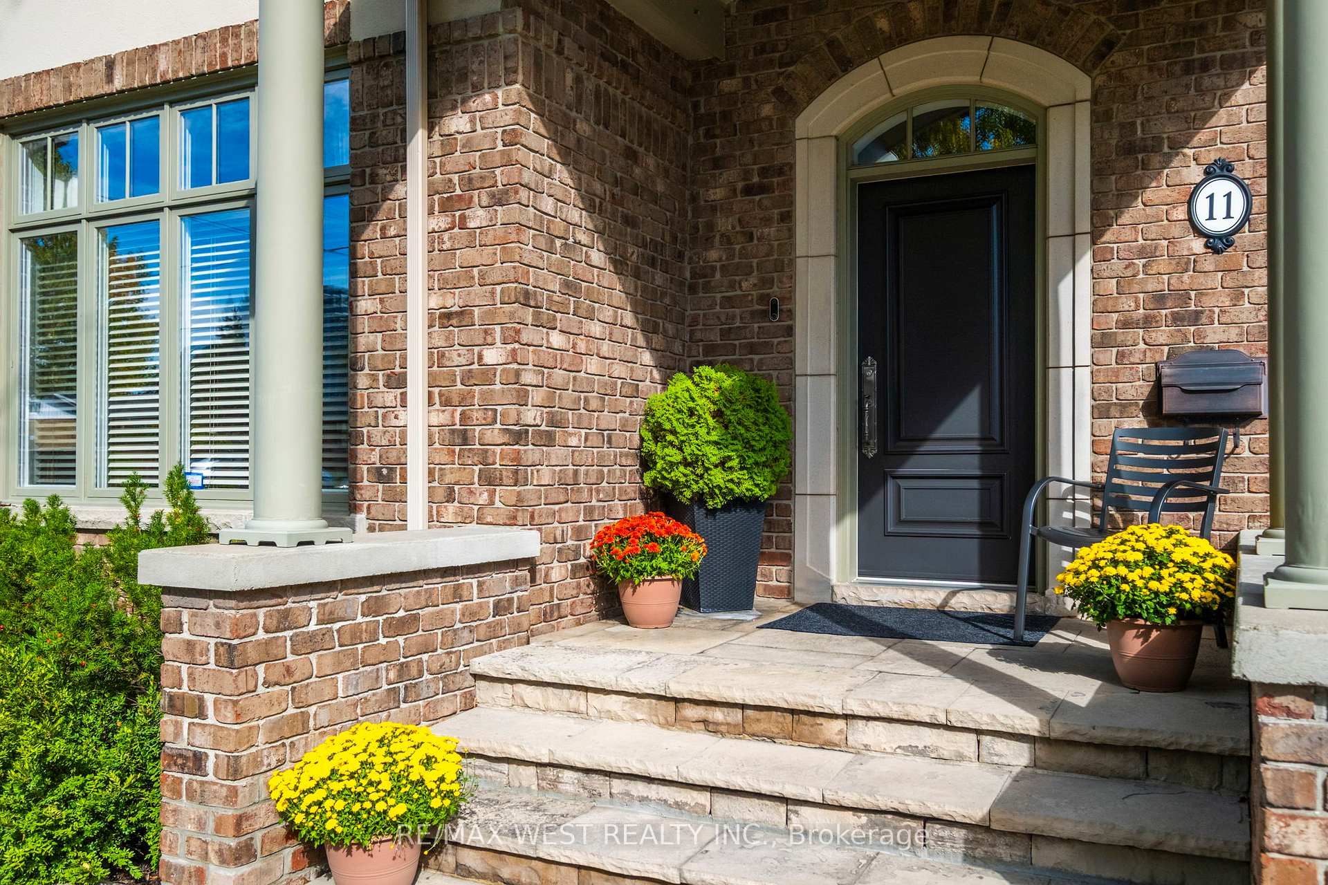 Photo 3 of 11 Tremont Road, Etobicoke, Islington-City Centre West — HOMEH