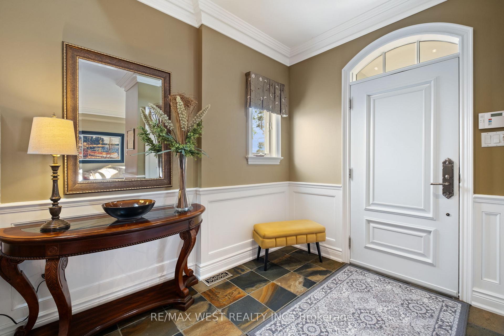 Photo 4 of 11 Tremont Road, Etobicoke, Islington-City Centre West — HOMEH