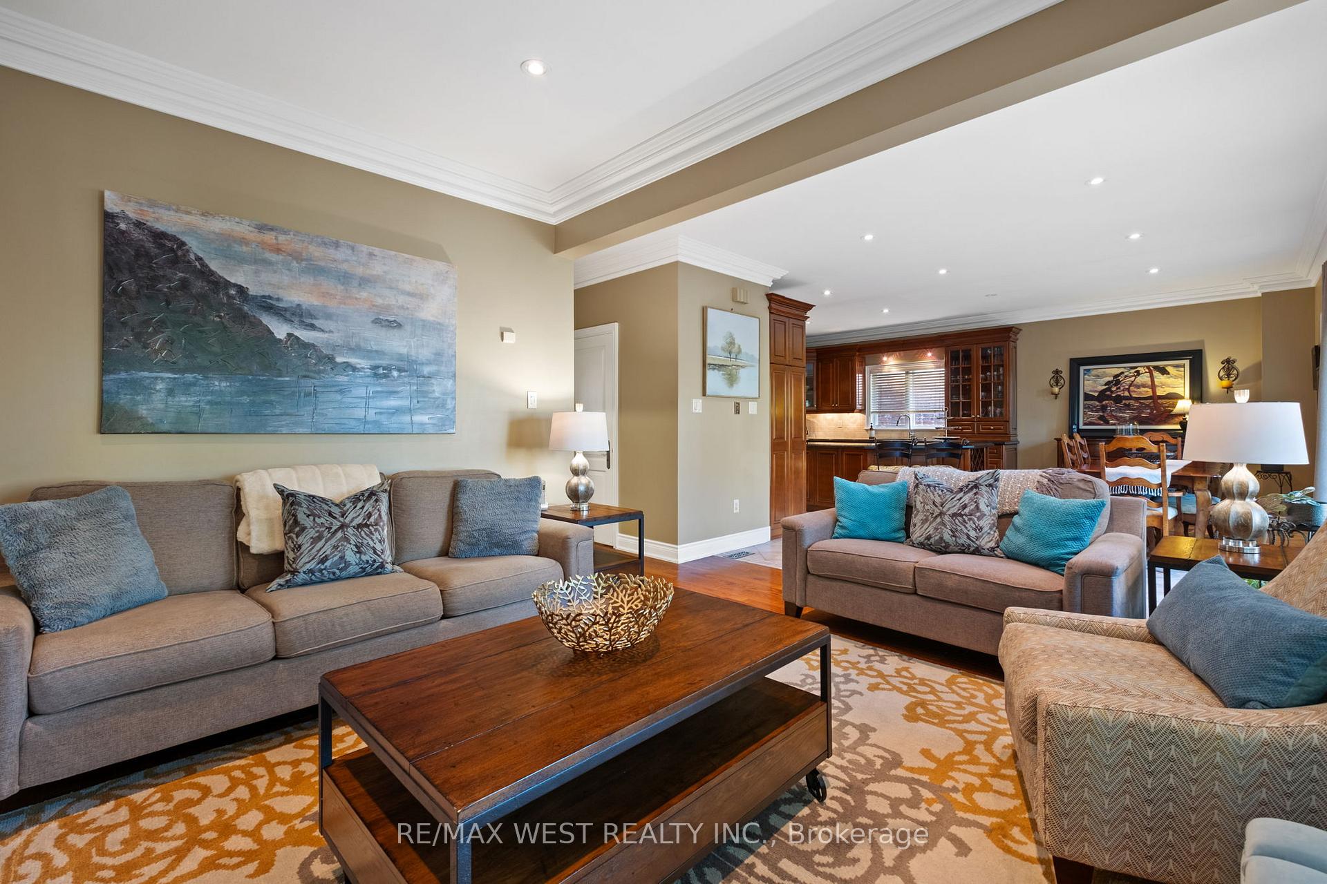 Photo 19 of 11 Tremont Road, Etobicoke, Islington-City Centre West — HOMEH