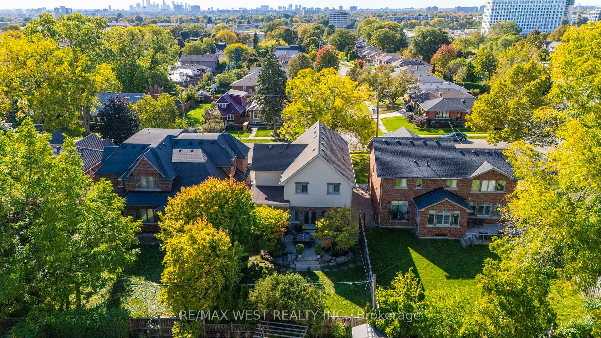 Photo 38 of 11 Tremont Road, Etobicoke, Islington-City Centre West — HOMEH