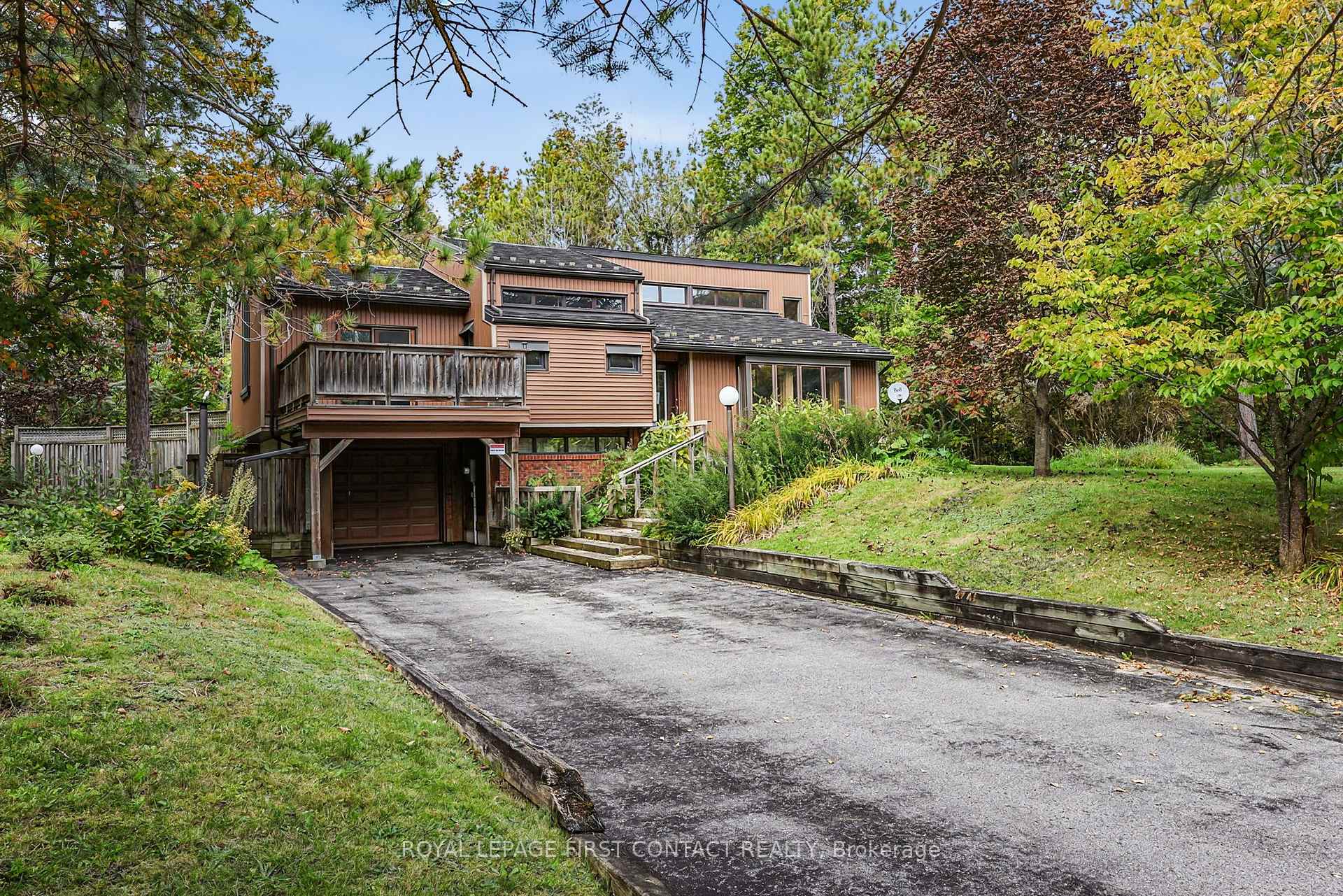 Photo 2 of 2 Briarwood Court, Springwater, Rural Springwater — HOMEH