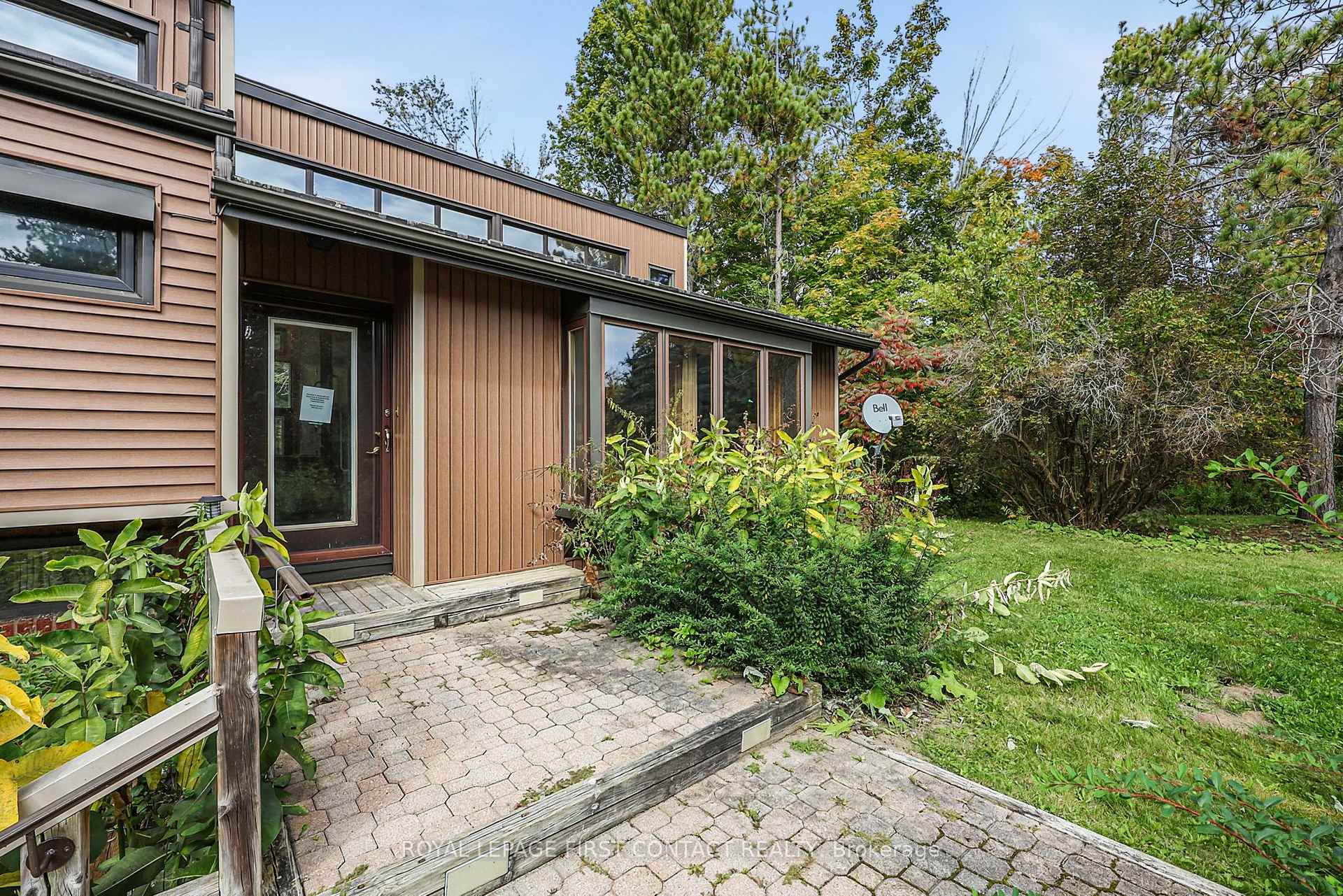 Photo 4 of 2 Briarwood Court, Springwater, Rural Springwater — HOMEH