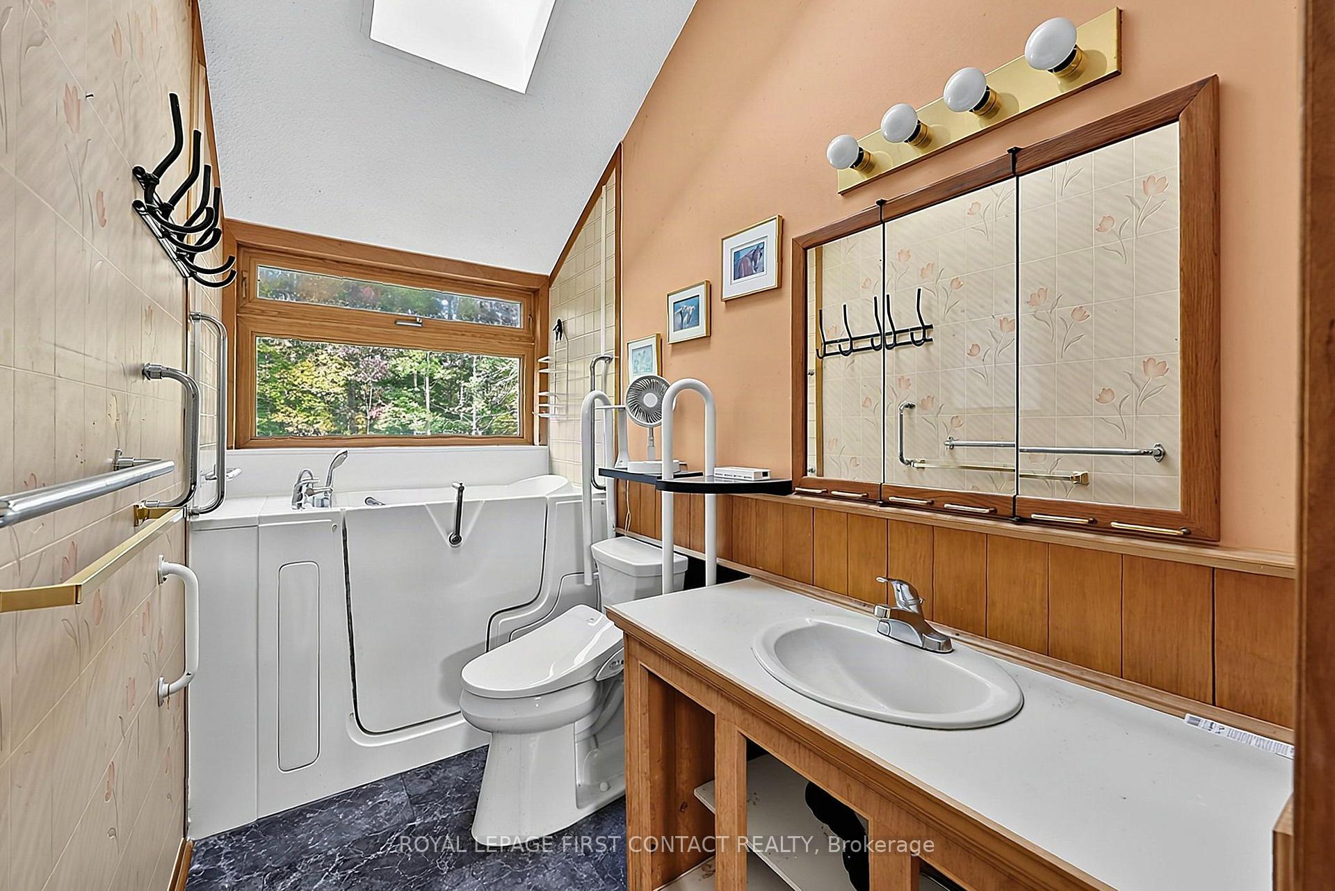 Photo 17 of 2 Briarwood Court, Springwater, Rural Springwater — HOMEH