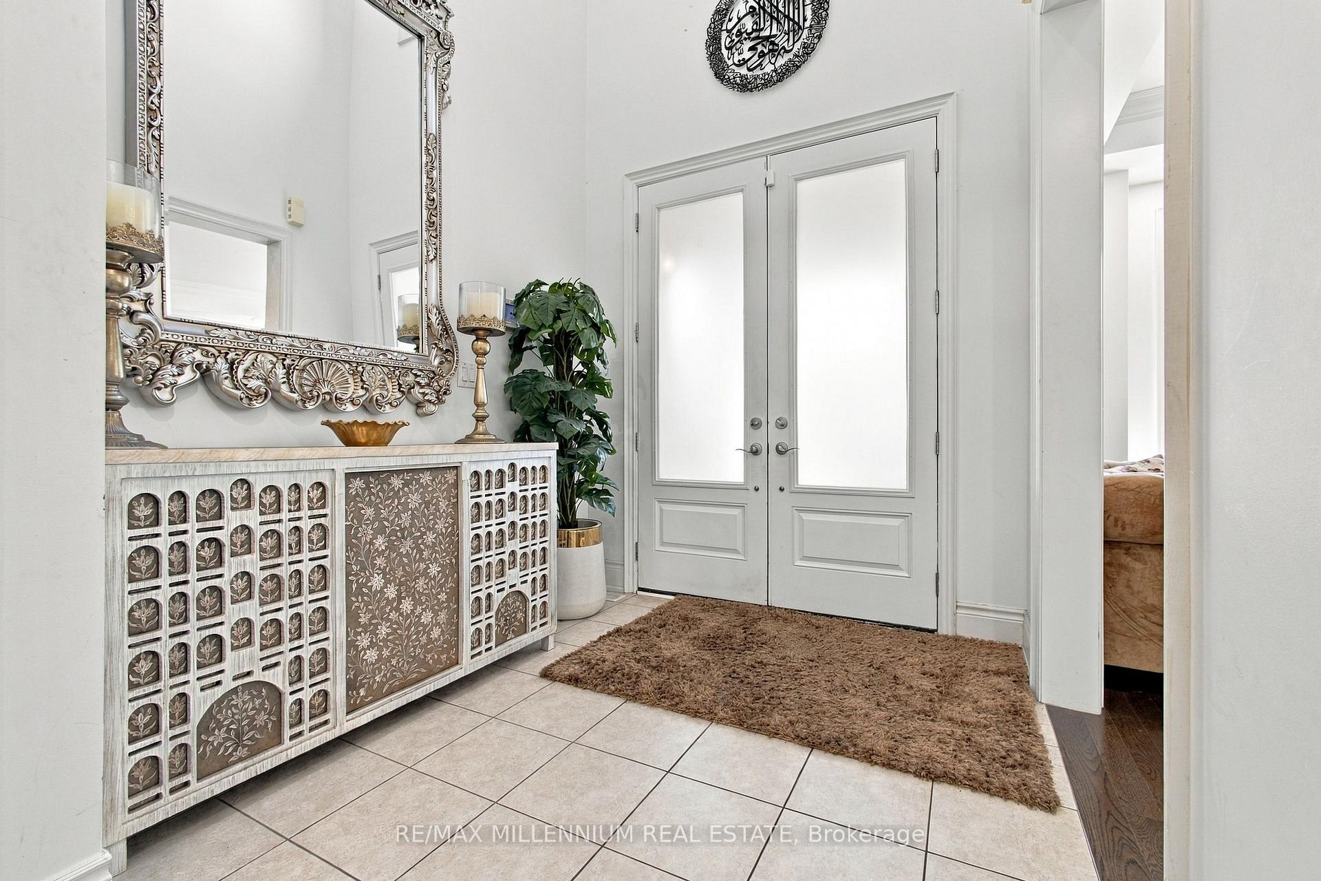 Photo 15 of 49 Torgan Trail, Vaughan, Kleinburg — HOMEH