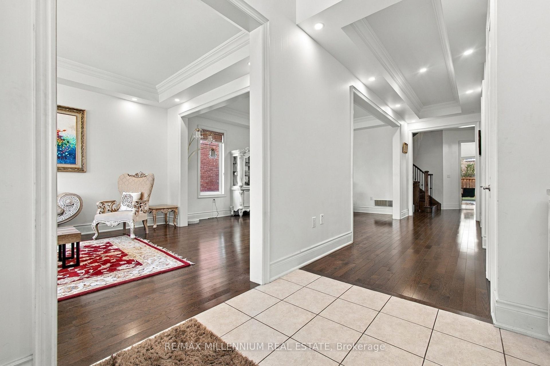 Photo 17 of 49 Torgan Trail, Vaughan, Kleinburg — HOMEH