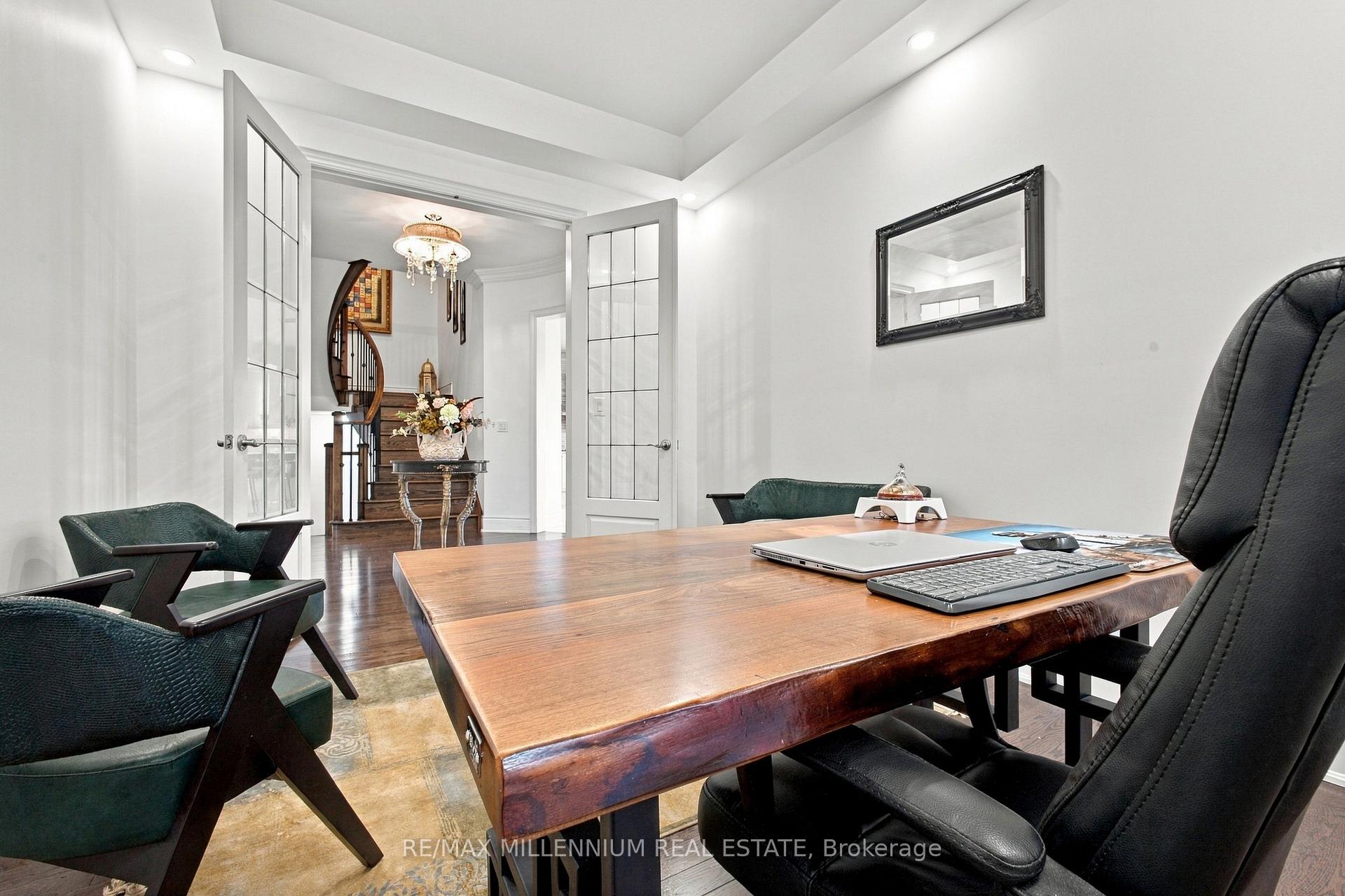 Photo 31 of 49 Torgan Trail, Vaughan, Kleinburg — HOMEH