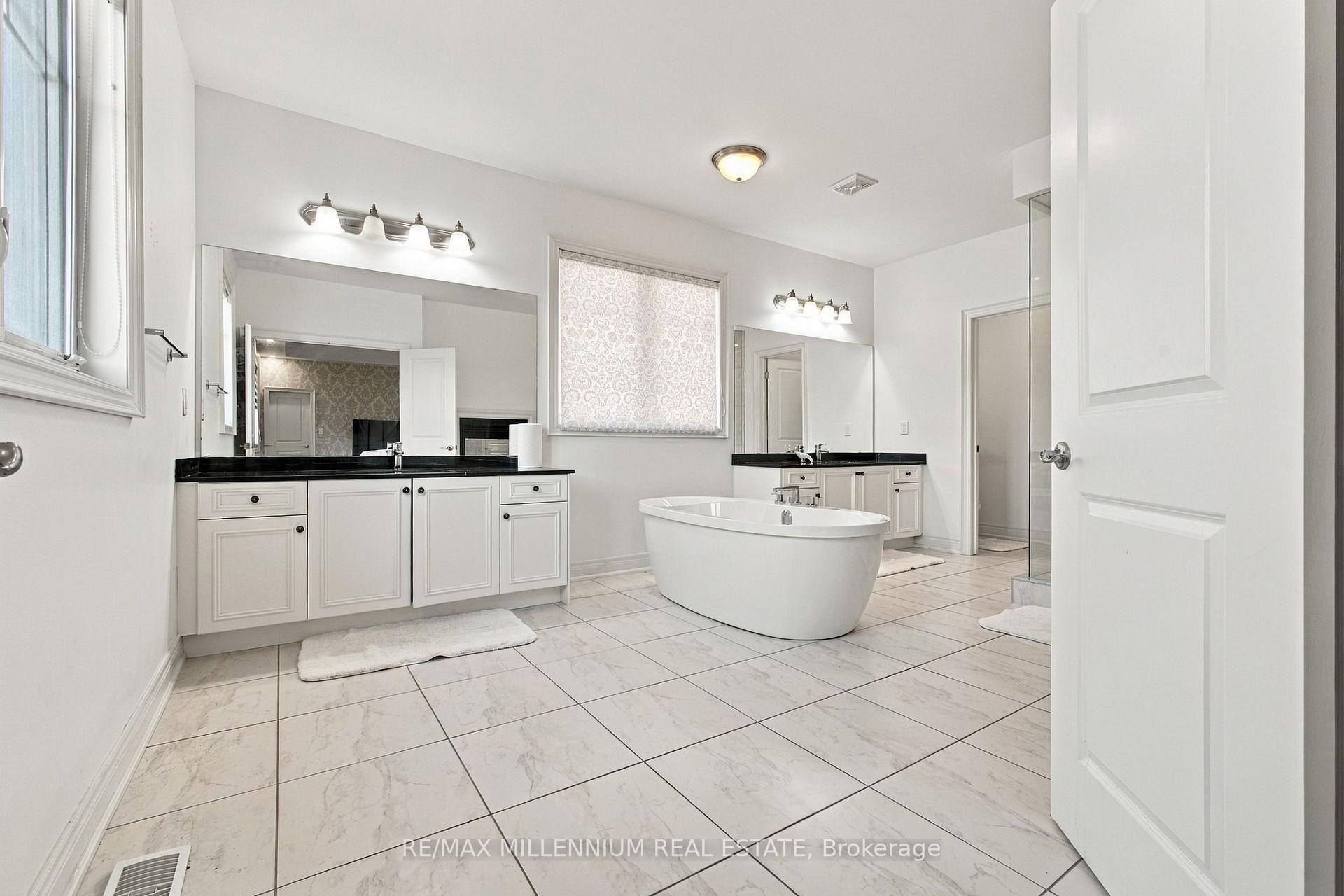 Photo 65 of 49 Torgan Trail, Vaughan, Kleinburg — HOMEH