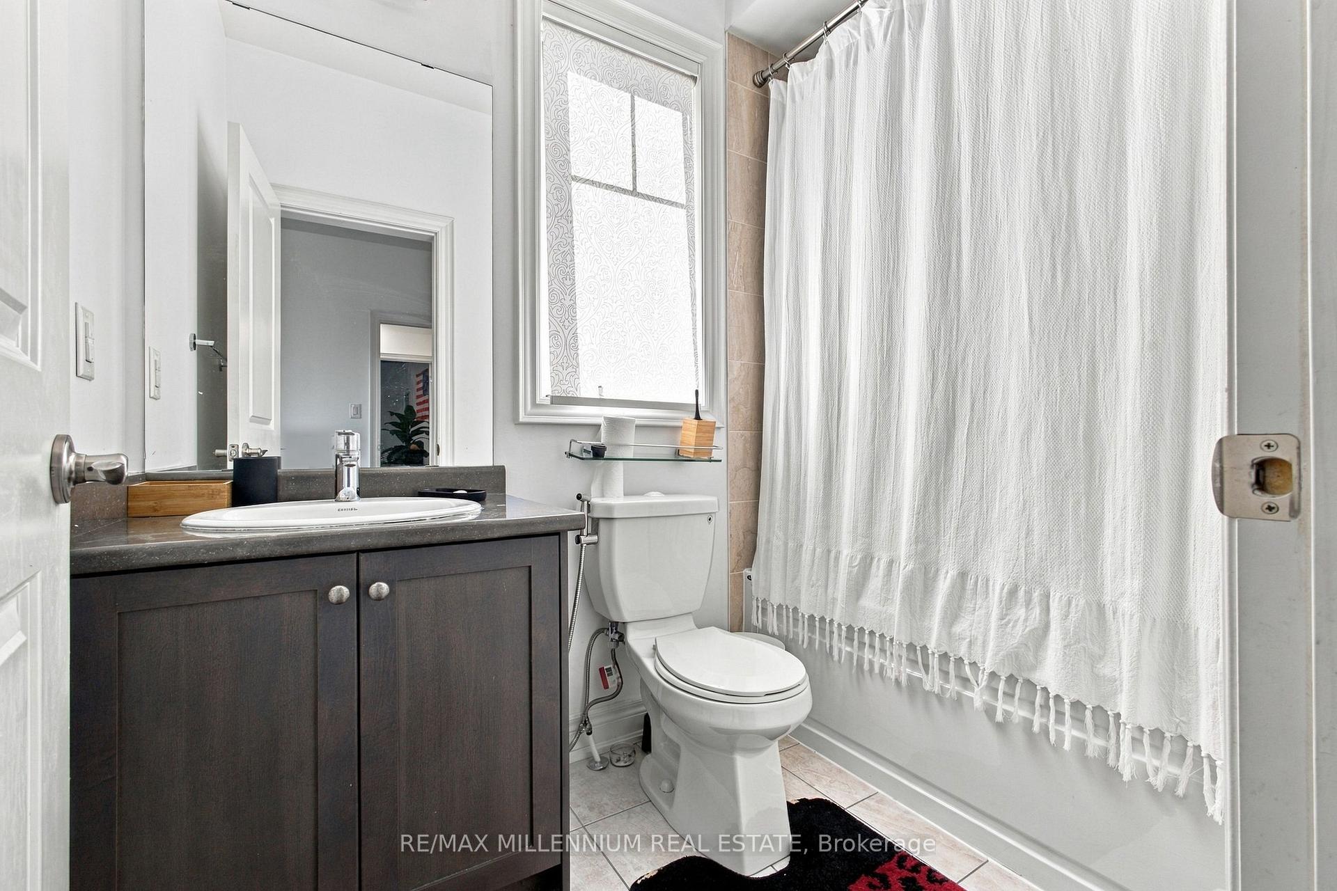 Photo 73 of 49 Torgan Trail, Vaughan, Kleinburg — HOMEH