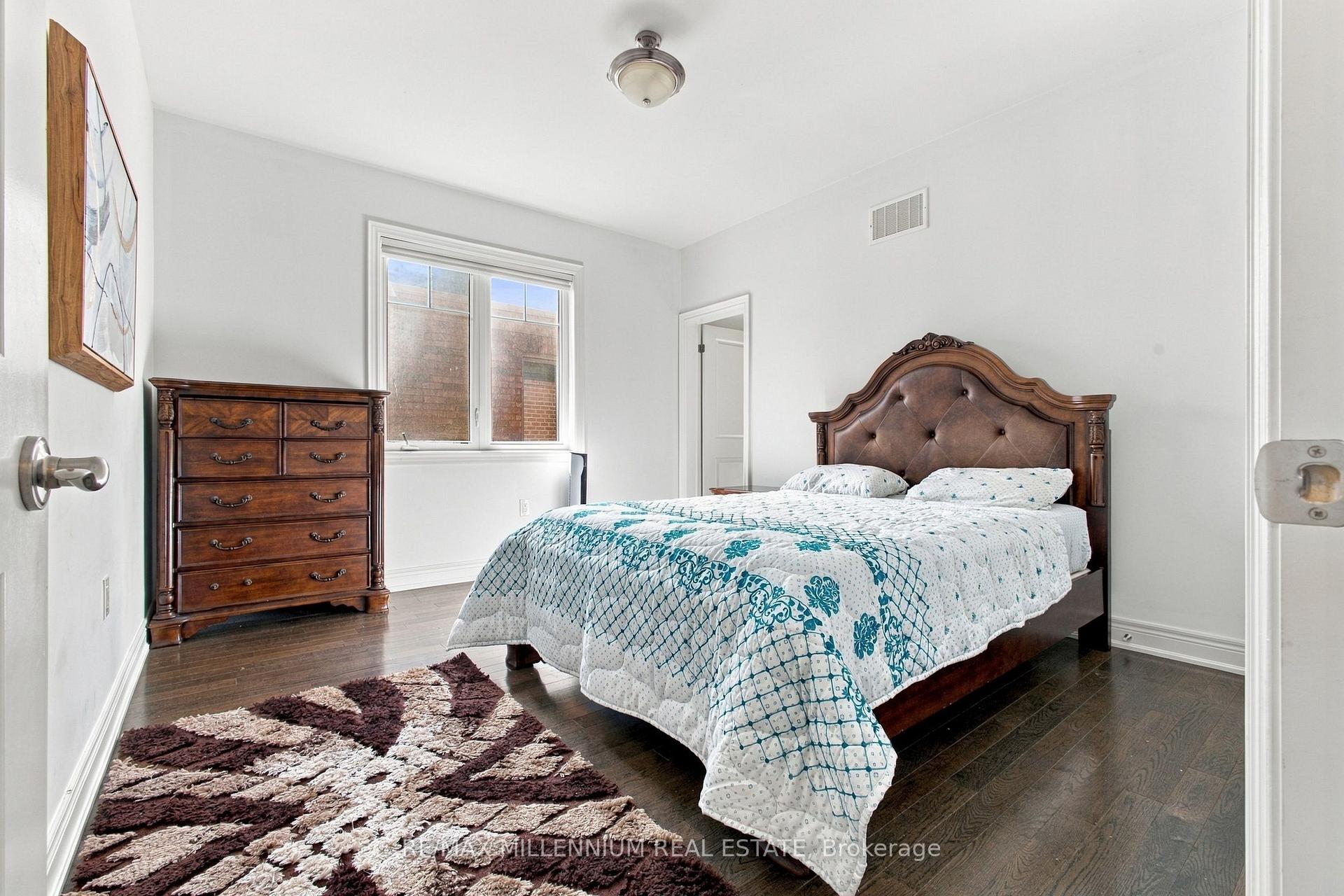 Photo 75 of 49 Torgan Trail, Vaughan, Kleinburg — HOMEH