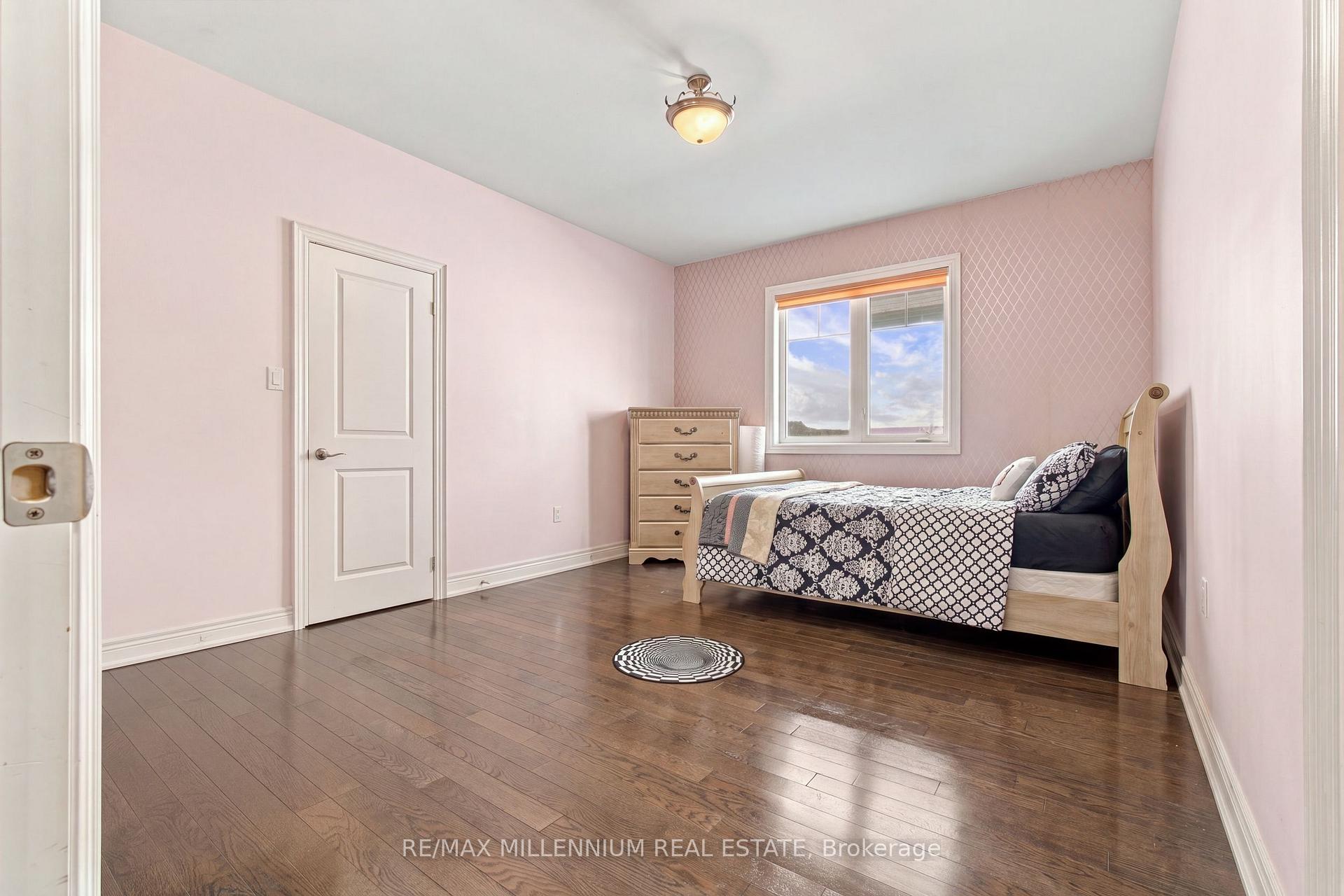 Photo 81 of 49 Torgan Trail, Vaughan, Kleinburg — HOMEH