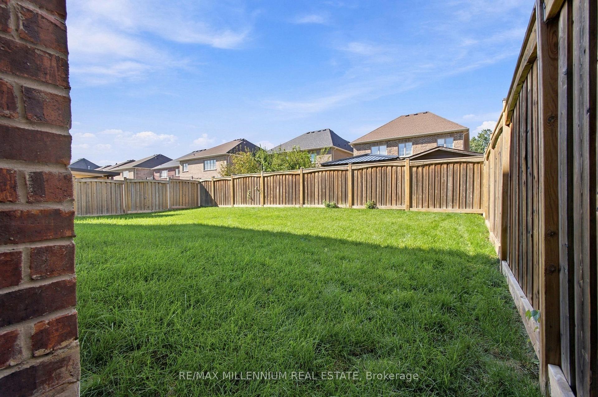 Photo 87 of 49 Torgan Trail, Vaughan, Kleinburg — HOMEH