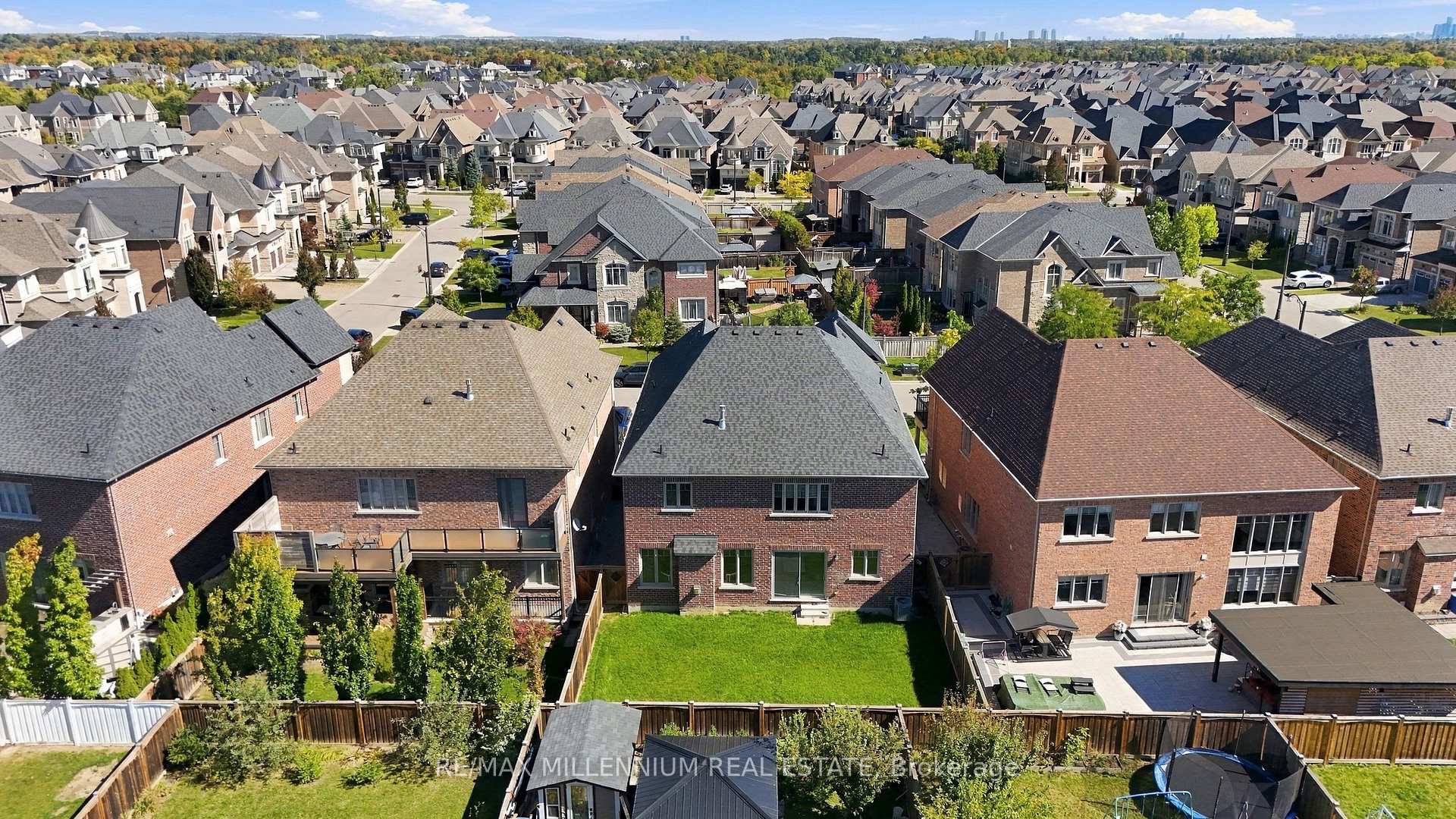 Photo 93 of 49 Torgan Trail, Vaughan, Kleinburg — HOMEH
