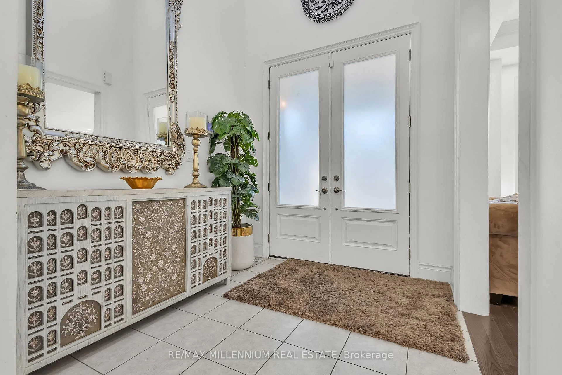 Photo 8 of 49 Torgan Trail, Vaughan, Kleinburg — HOMEH