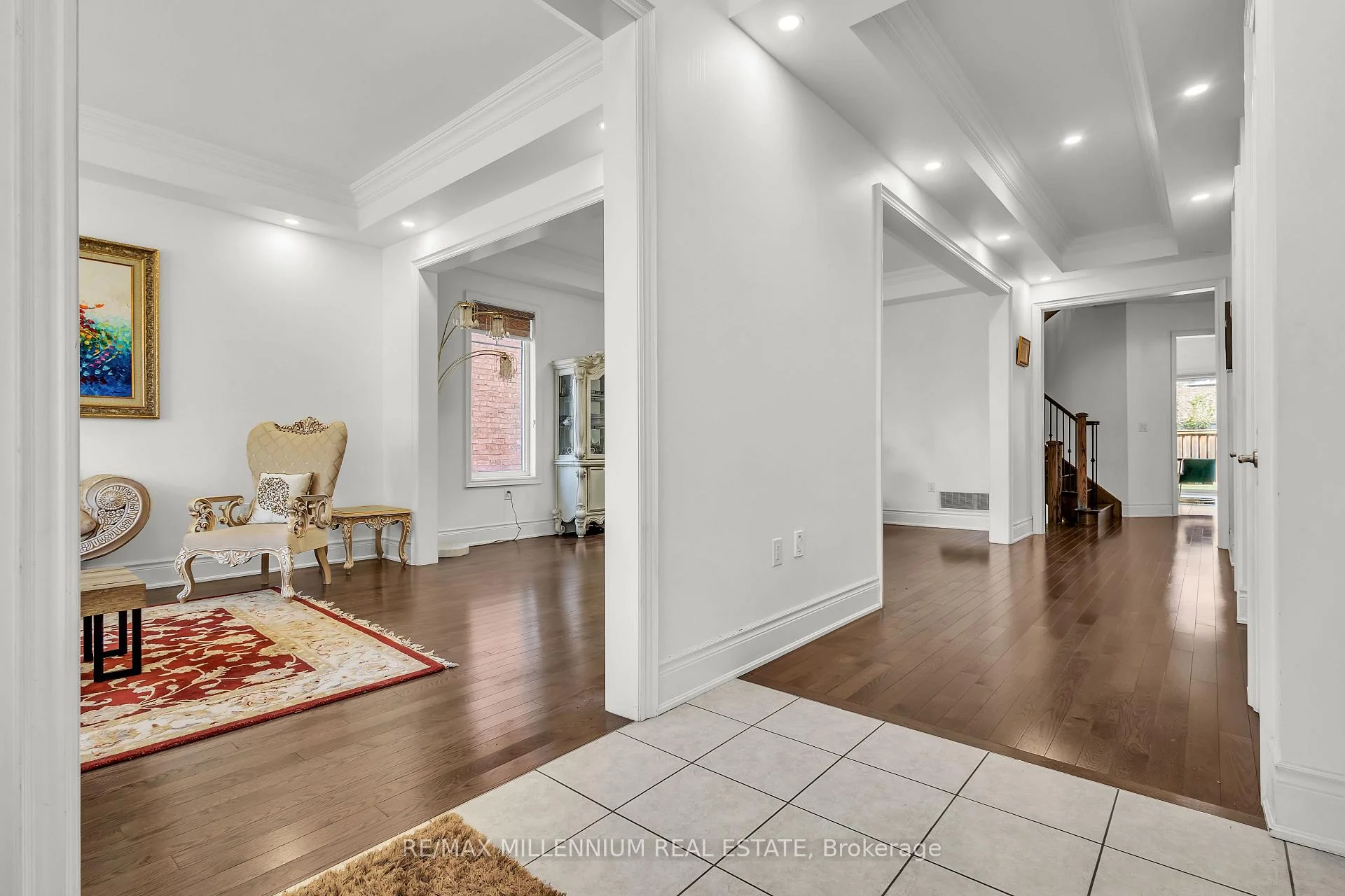 Photo 10 of 49 Torgan Trail, Vaughan, Kleinburg — HOMEH