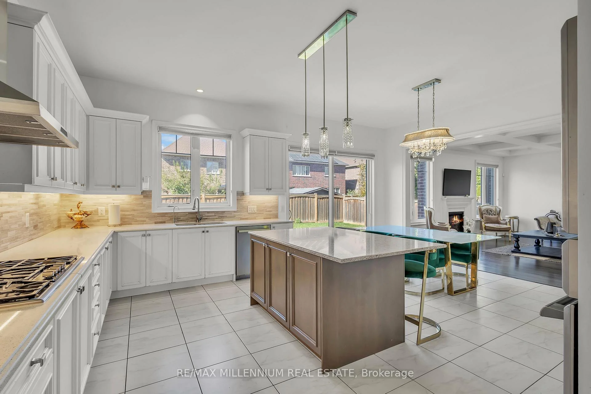 Photo 38 of 49 Torgan Trail, Vaughan, Kleinburg — HOMEH