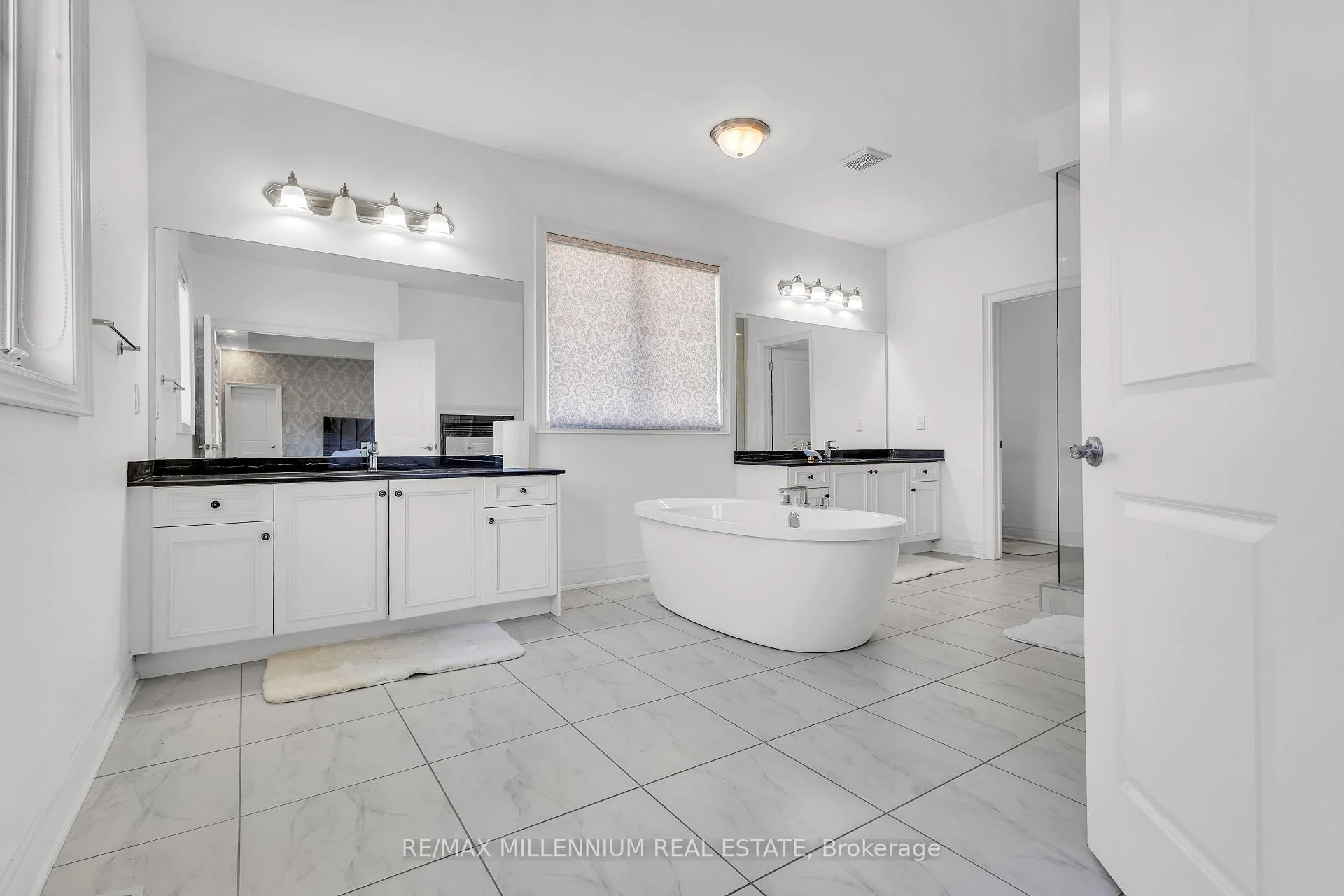 Photo 58 of 49 Torgan Trail, Vaughan, Kleinburg — HOMEH