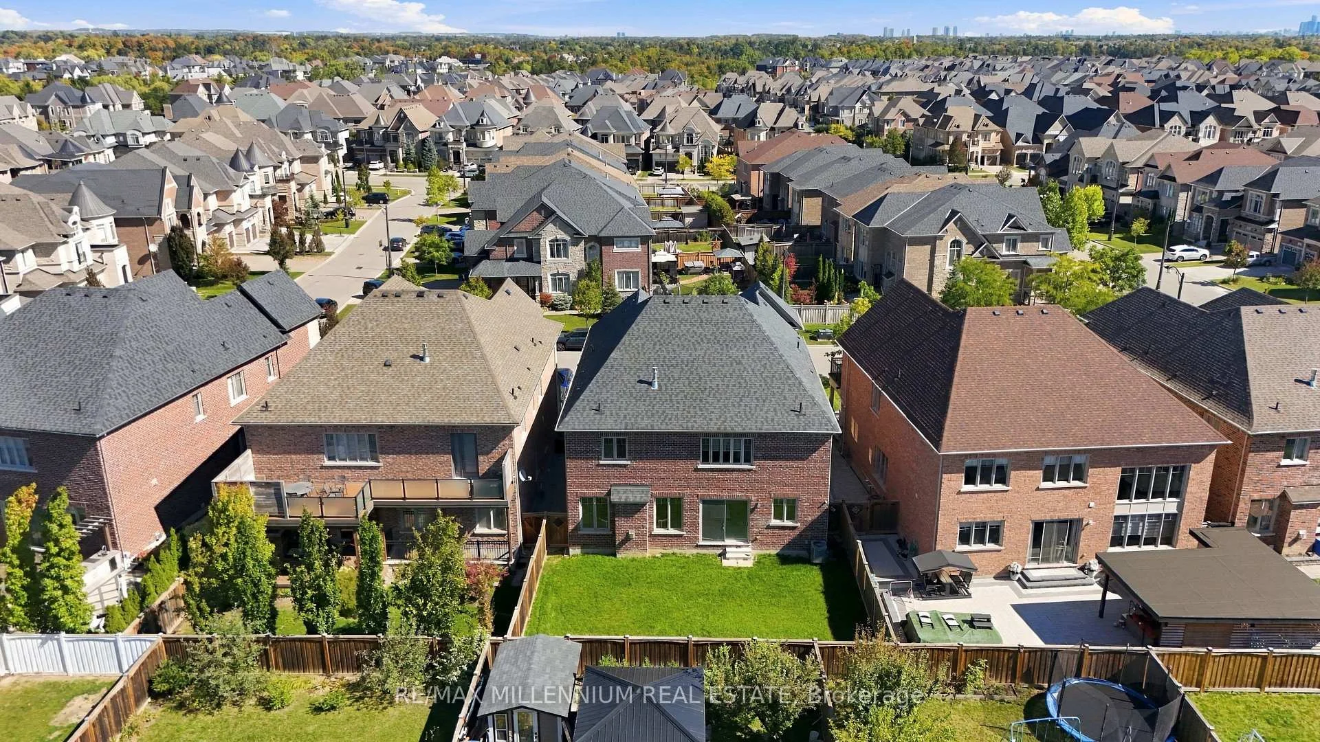 Photo 82 of 49 Torgan Trail, Vaughan, Kleinburg — HOMEH